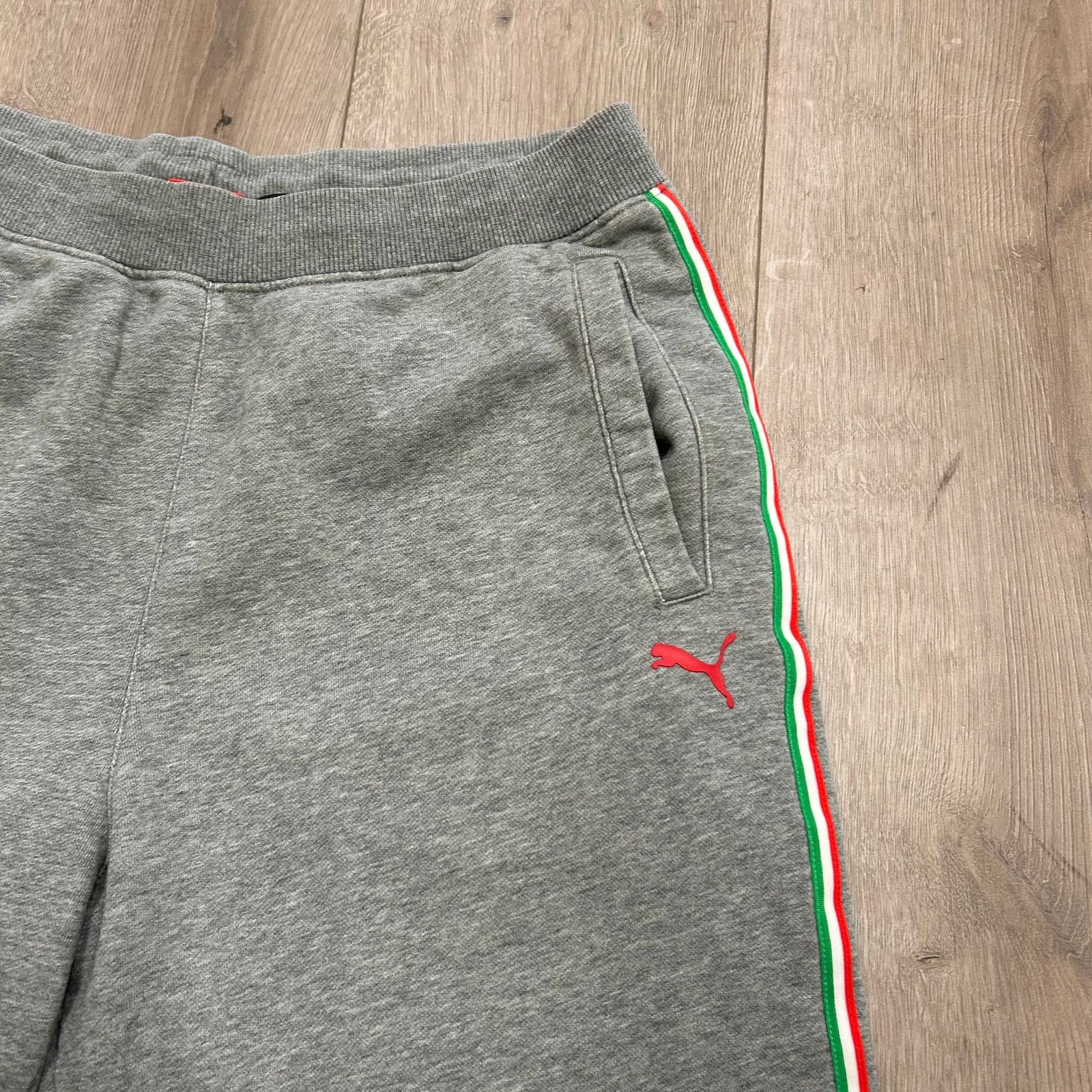 Puma Puma Scuderia Ferrari Race Gray sweatshorts size XL B9 Size US 30 / EU 46 - 3 Thumbnail