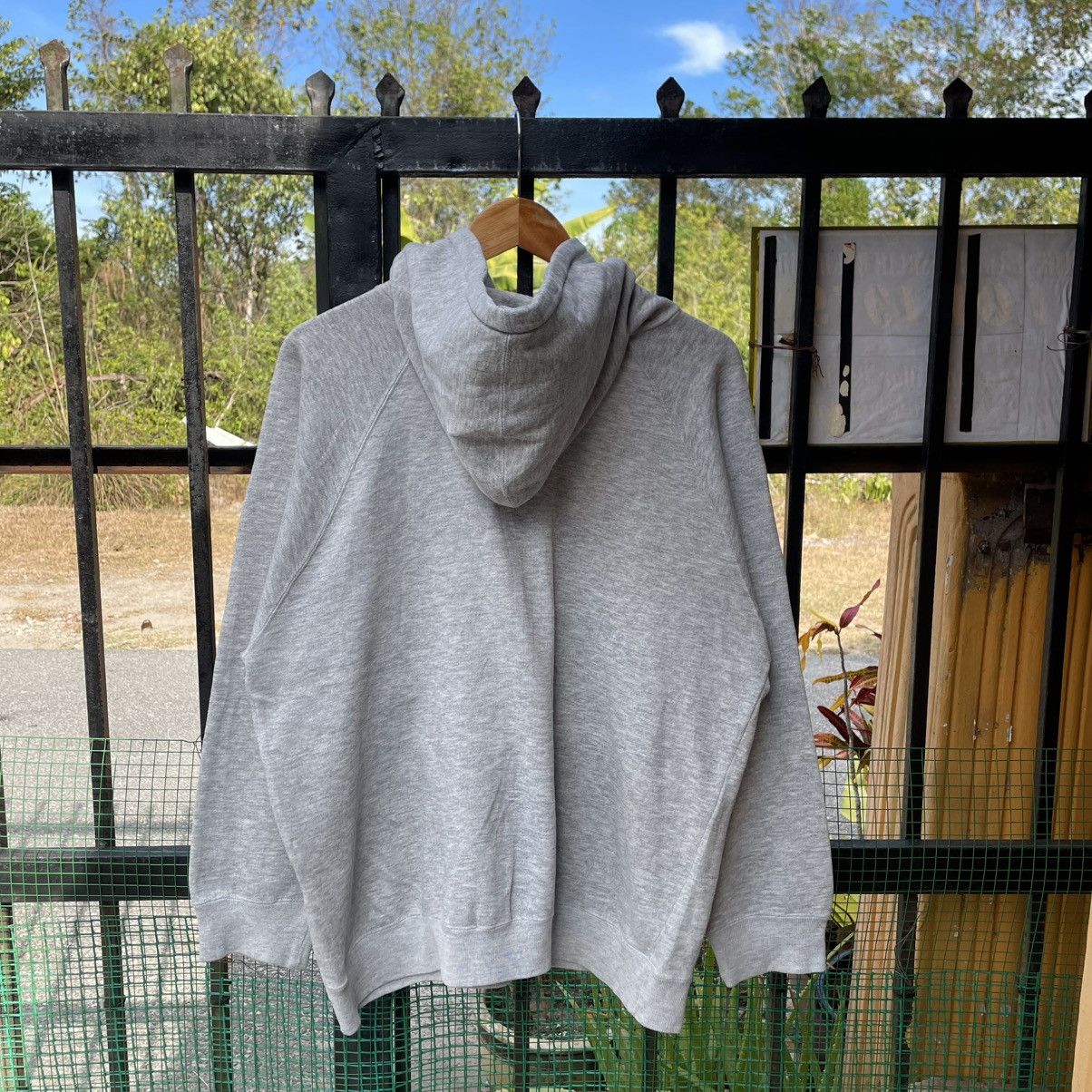 Warner Bros 🔥Vintage 1994 Warner Bros Tiny Toon Beeper Pullover Hoodie Size US M / EU 48-50 / 2 - 2 Thumbnail