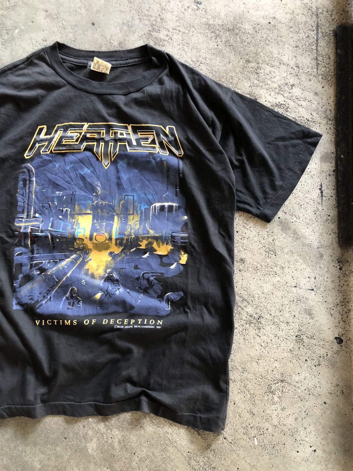 Band Tees × Vintage VTG HEATHEN “VICTIMS OF DECEPTION EUROPAN TOUR 1991 Size US L / EU 52-54 / 3 - 2 Thumbnail