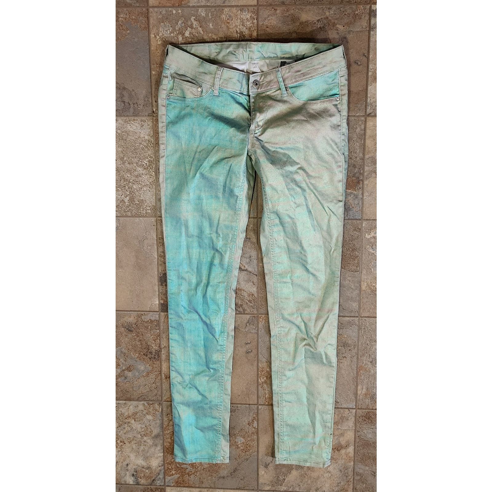 H&M Slim-fit, 5-pocket metallic fabric. straight legs 28x32 Size 28" / US 6 / IT 42 - 1 Thumbnail