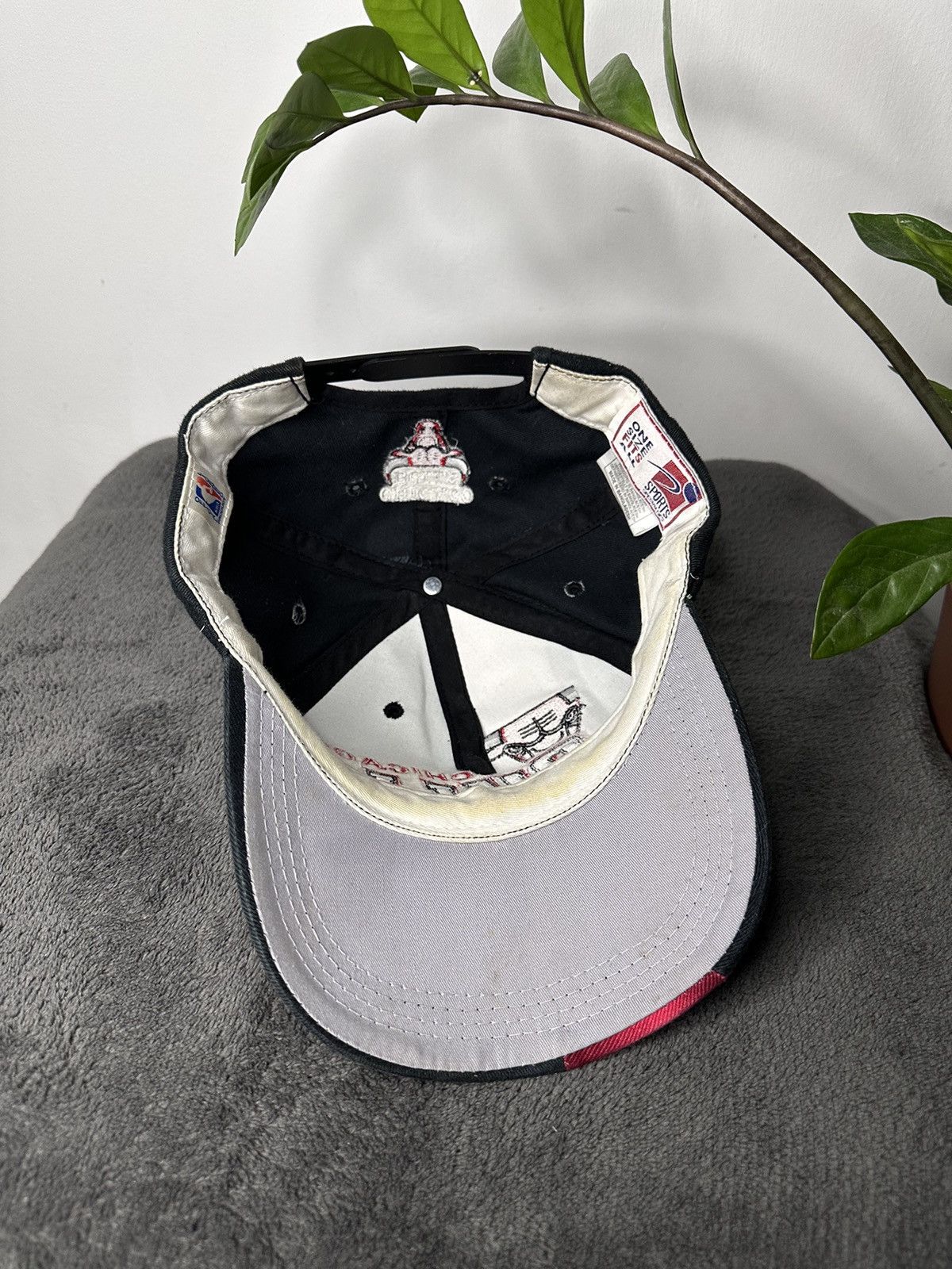 NBA × Sports Specialties NBA Chicago Bulls Vintage Cap Size ONE SIZE - 8 Thumbnail