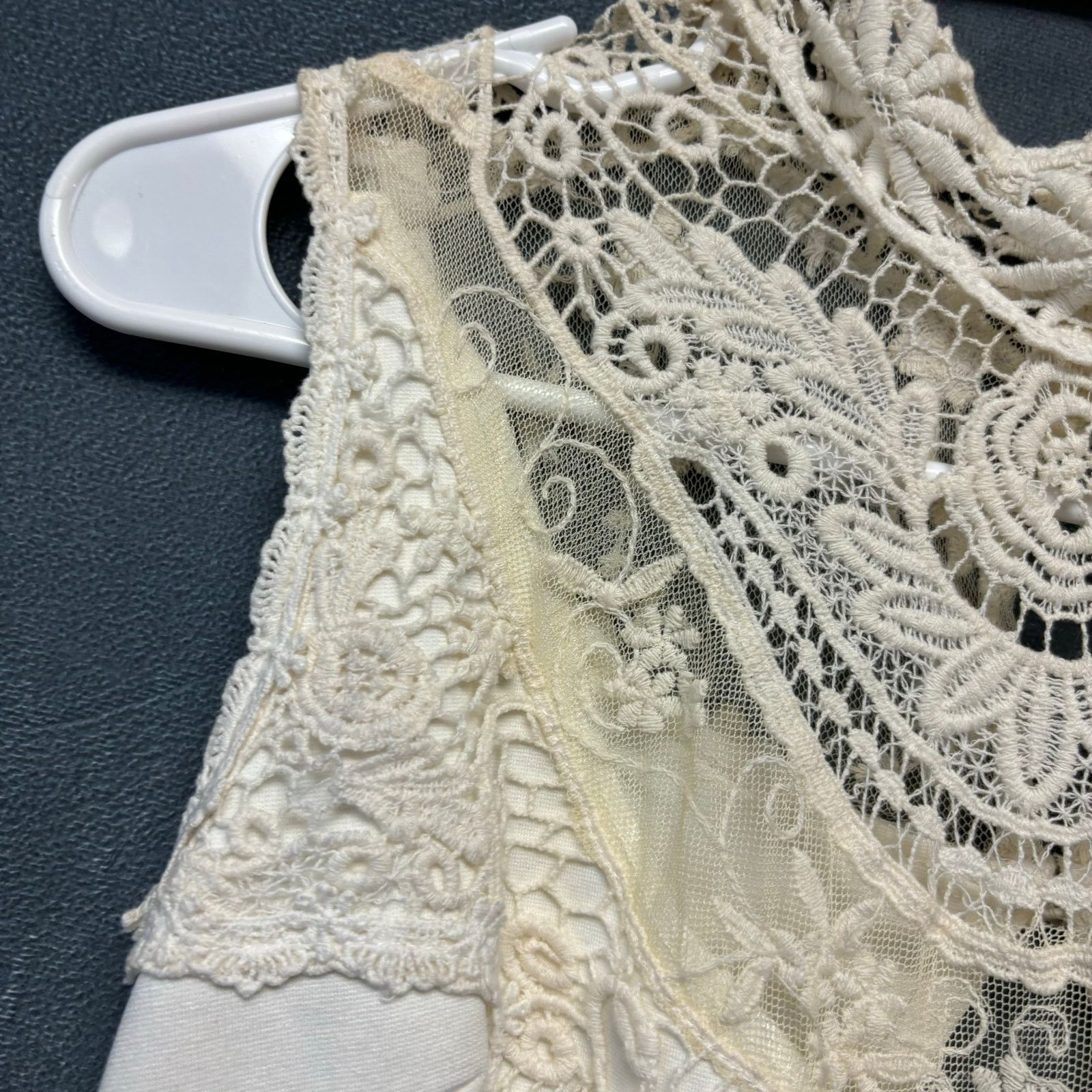 Foreign Exchange Foreign Exchange Lace Peplum Dress Sz Small Eyelet Crochet Size S / US 4 / IT 40 - 7 Thumbnail