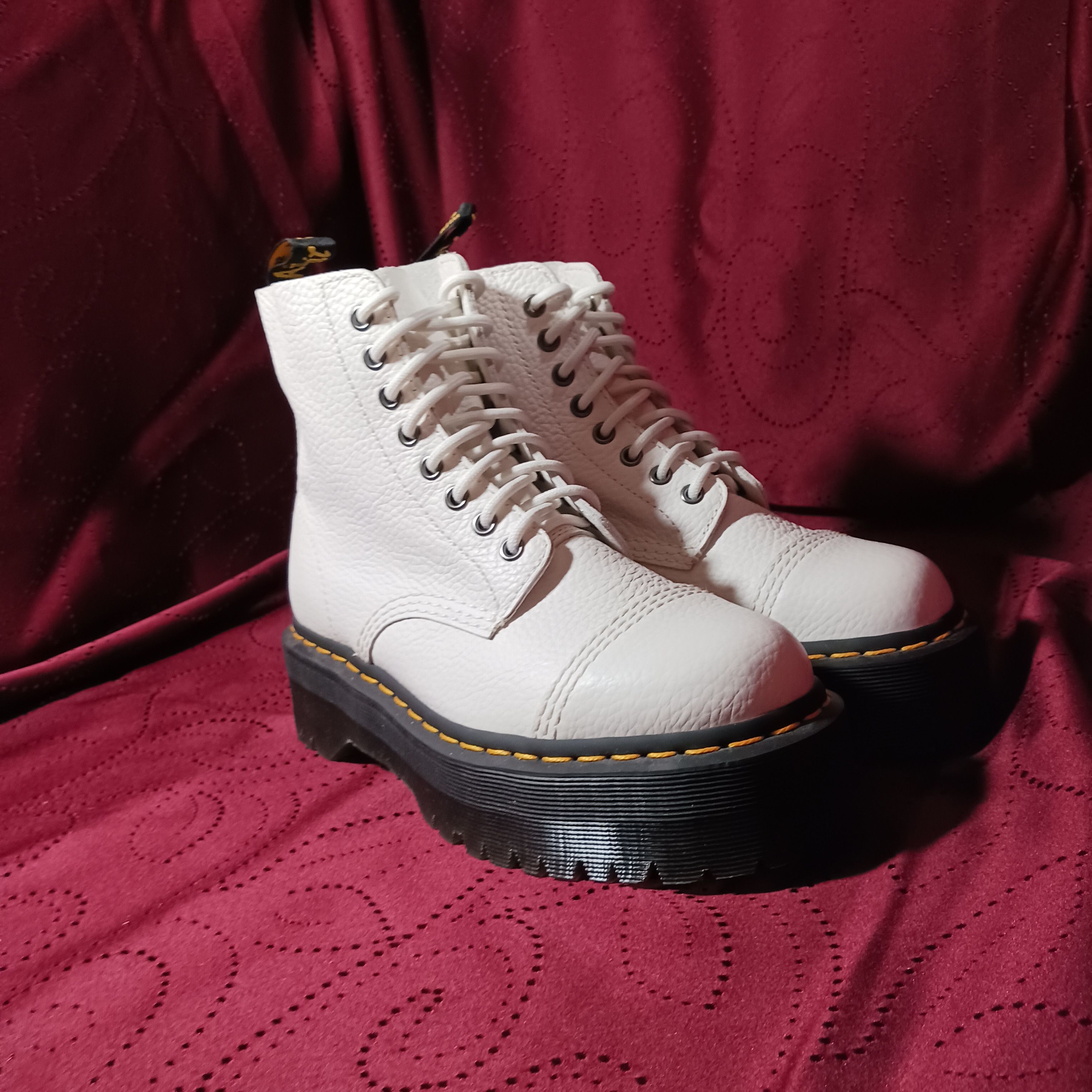 Dr. Martens Dr. Martens White Sinclair Boots W8 Size US 8 / IT 38 - 1 Thumbnail