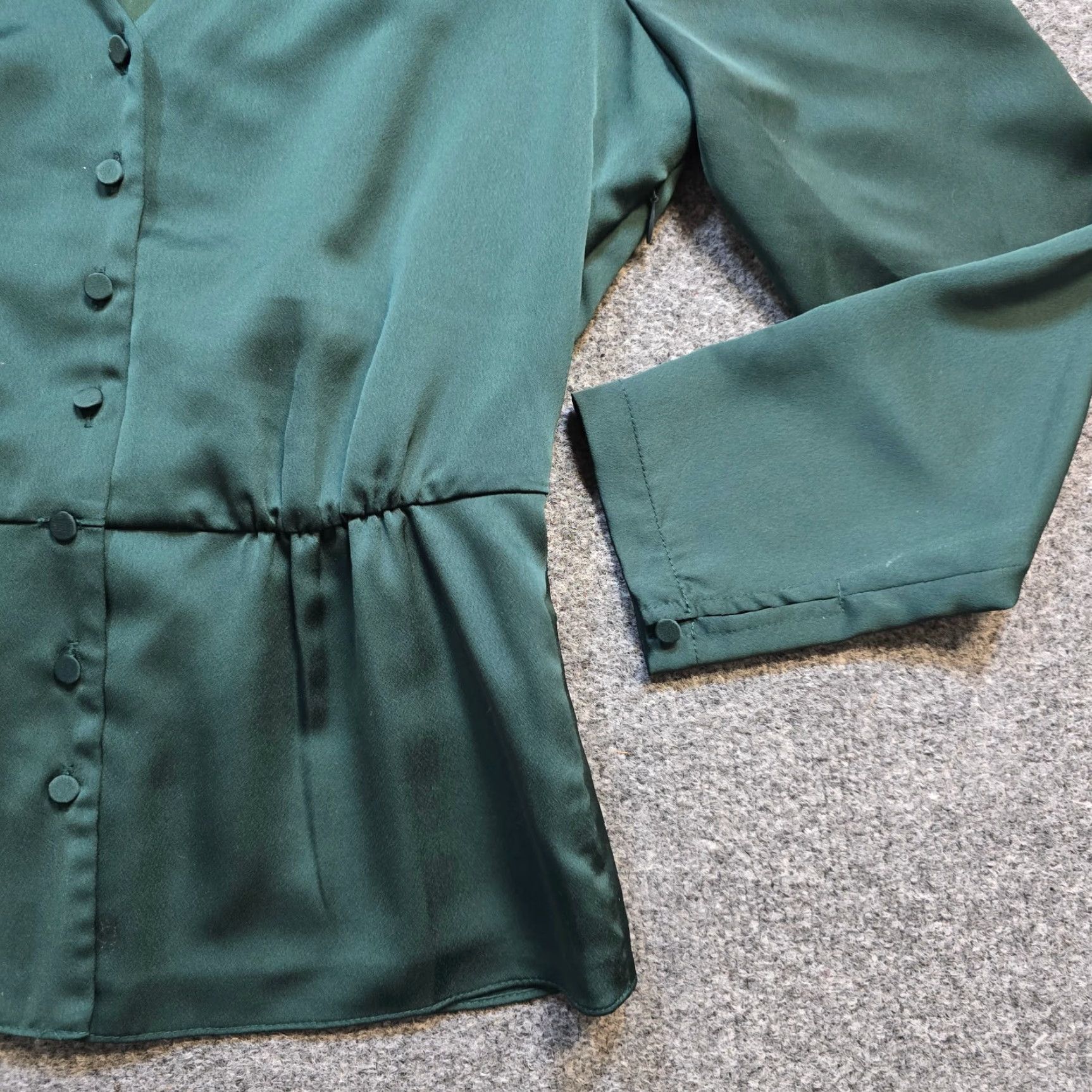 J.Crew J.CREW Blouse Women's Size 4 Green Satin Peplum V-Neck Long Sleeve Holiday Classic Satin Blouse, Green, 4, Regular, Women, J.CREW Size S / US 4 / IT 40 - 4 Thumbnail