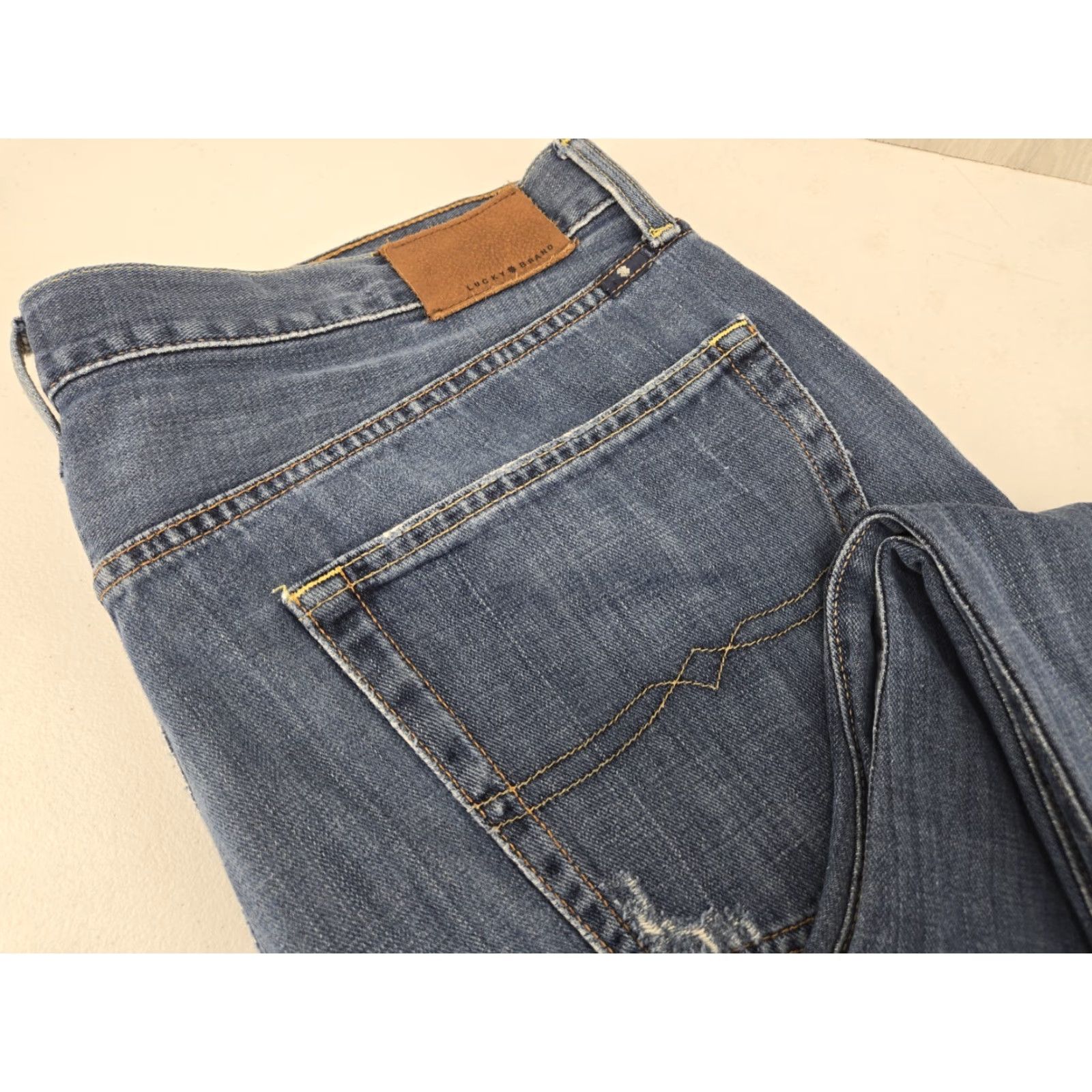 Lucky Brand Lucky Brand 221 Original Straight Medium Wash Blue Denim Jeans Men’s 38 X 34 Size US 38 / EU 54 - 3 Thumbnail