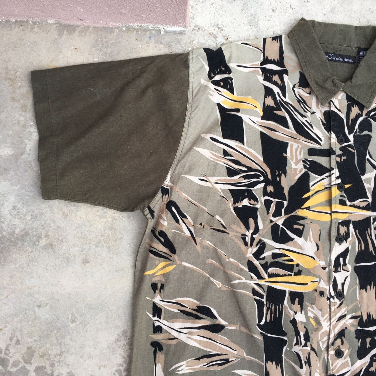 Vintage Vintage NO BOUNDARIES BUTTON UP TIGER SHIRT Size US XL / EU 56 / 4 - 3 Thumbnail