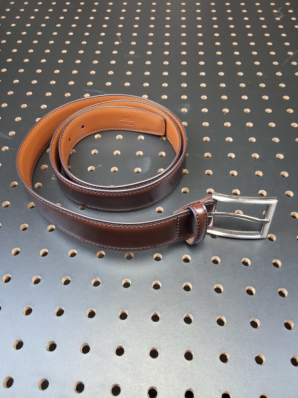 Other Sleek Brown Leather Belt - Style Meets Function! Size ONE SIZE - 1 Thumbnail
