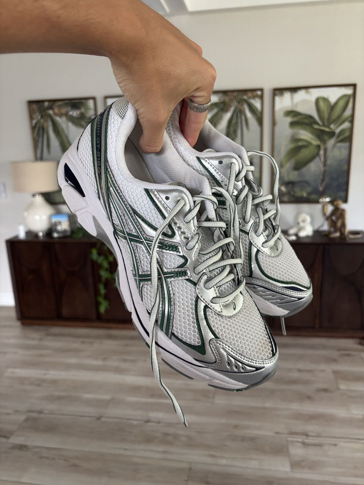 Asics ASICS GREEN SILVER SNEAKER GEL 2160 Size US 8.5 / EU 41-42 - 1 Thumbnail
