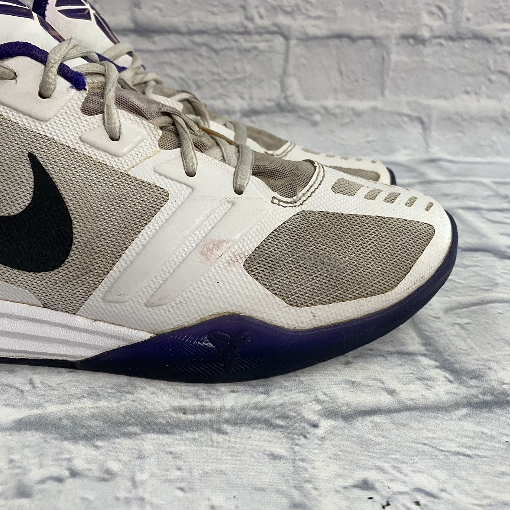 Nike Nike KB Kobe Mentality Court Purple White Basketball Sneakers Men’s US 8.5 Size US 9 / EU 42 - 3 Thumbnail