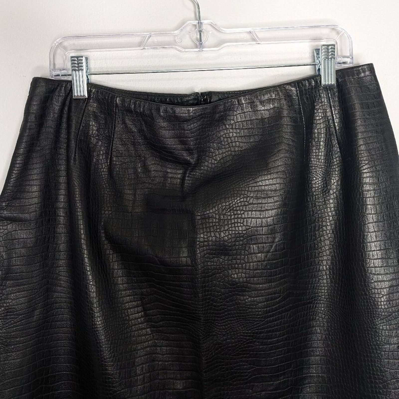 Liz Claiborne Liz Claiborne Vintage Black Soft Embossed Leather Mini Skirt Size 29" - 7 Thumbnail