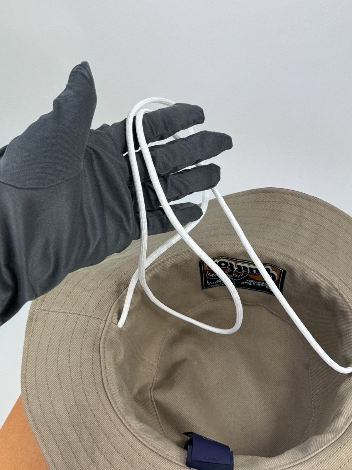 Louis Vuitton SURFIN MONOGRAM EXPLORER REVERSIBLE BUCKET HAT M7528M Size ONE SIZE - 6 Thumbnail