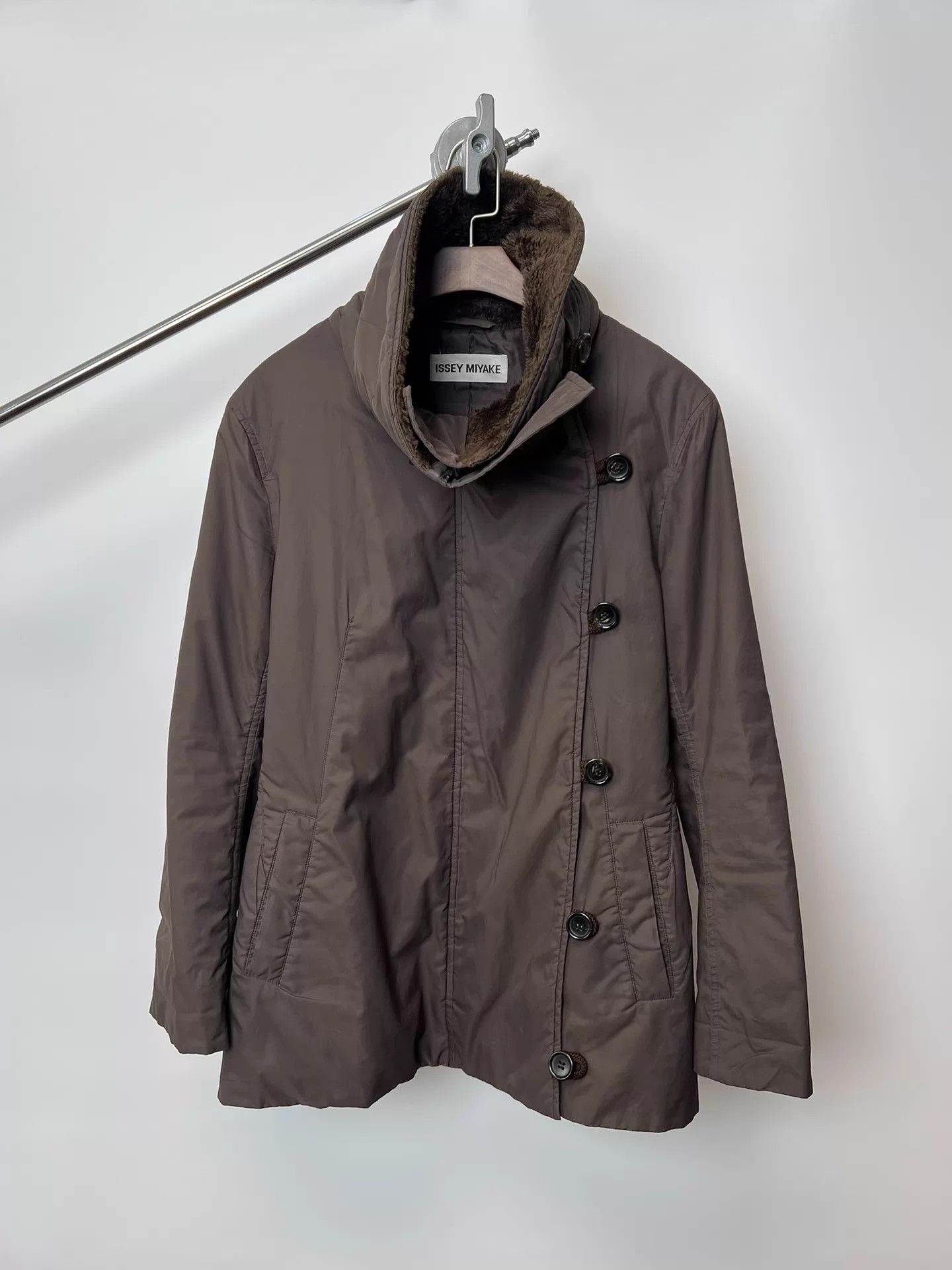 Issey Miyake Issey Miyake Brown Fur Collar Convertible Quilted Jacket Size M / US 6-8 / IT 42-44 - 1 Thumbnail