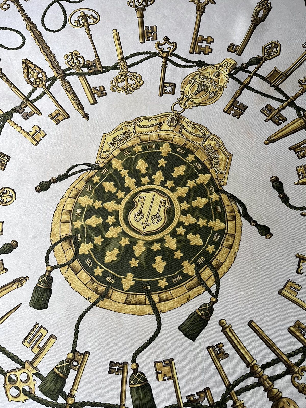 Hermes Hermes ''Les Cles'' silk scarf green Size ONE SIZE - 9 Thumbnail
