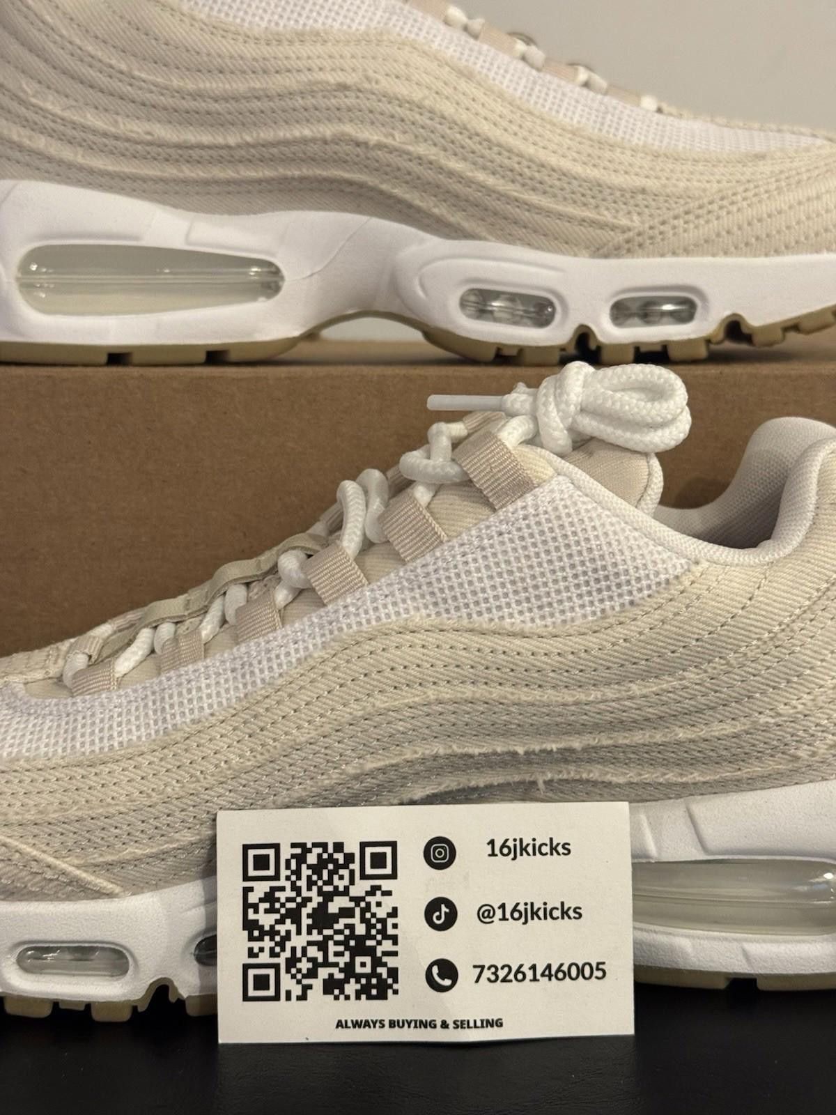 Nike Size 8 - Levi's x Nike Air Max 95 OG Light Orewood Brown New Size US 8 / EU 41 - 3 Thumbnail