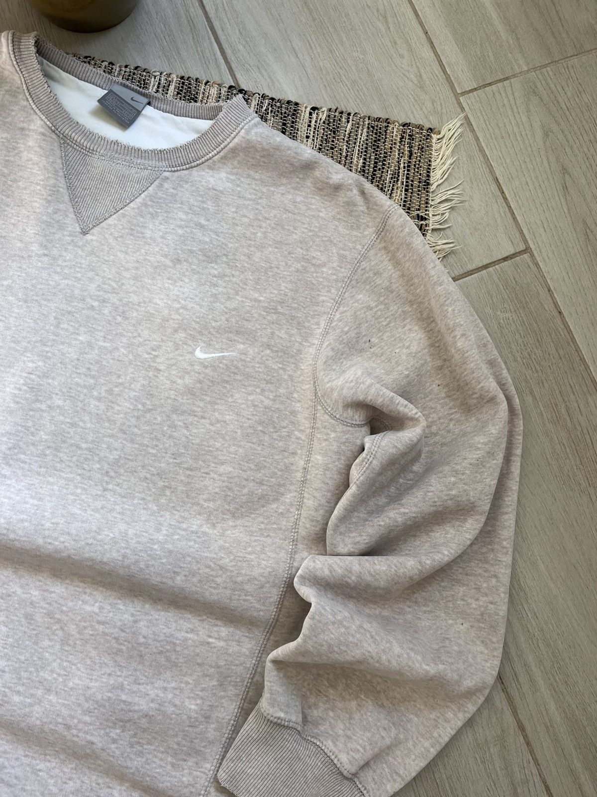 Nike × Vintage Vintage 00s Nike Sweatshirt Beige Distressed Minimalistic Size US L / EU 52-54 / 3 - 5 Thumbnail