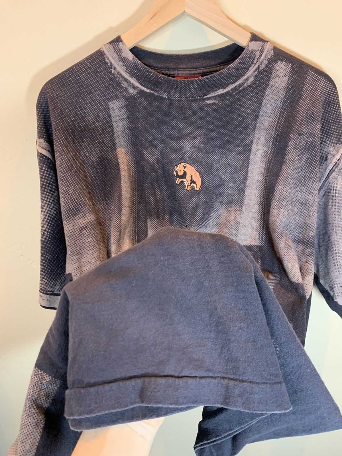Brockum × Pink Floyd × Vintage RARE Vintage 1992 Pink Floyd Animals AOP Single Stitch Shirt Size US XL / EU 56 / 4 - 6 Thumbnail