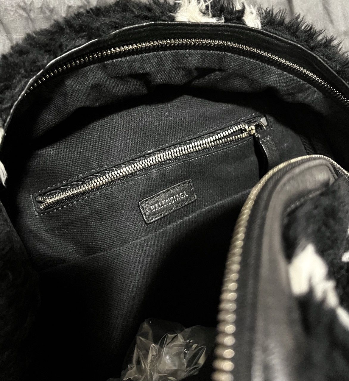 Balenciaga Balenciaga Everyday Faux Fur Logo Backpack Size ONE SIZE - 2 Thumbnail
