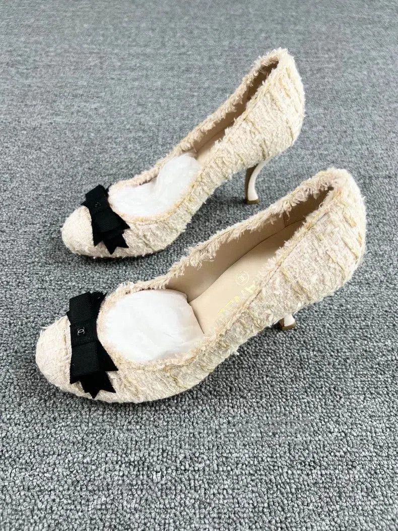Chanel Chanel Bow Knit High Heel Shoes. Size US 5 / EU 37 - 1 Thumbnail