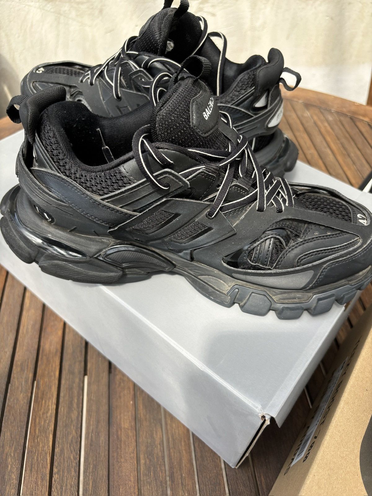 Balenciaga Balenciaga Track Runner V2 Black Size US 9 / EU 42 - 2 Thumbnail