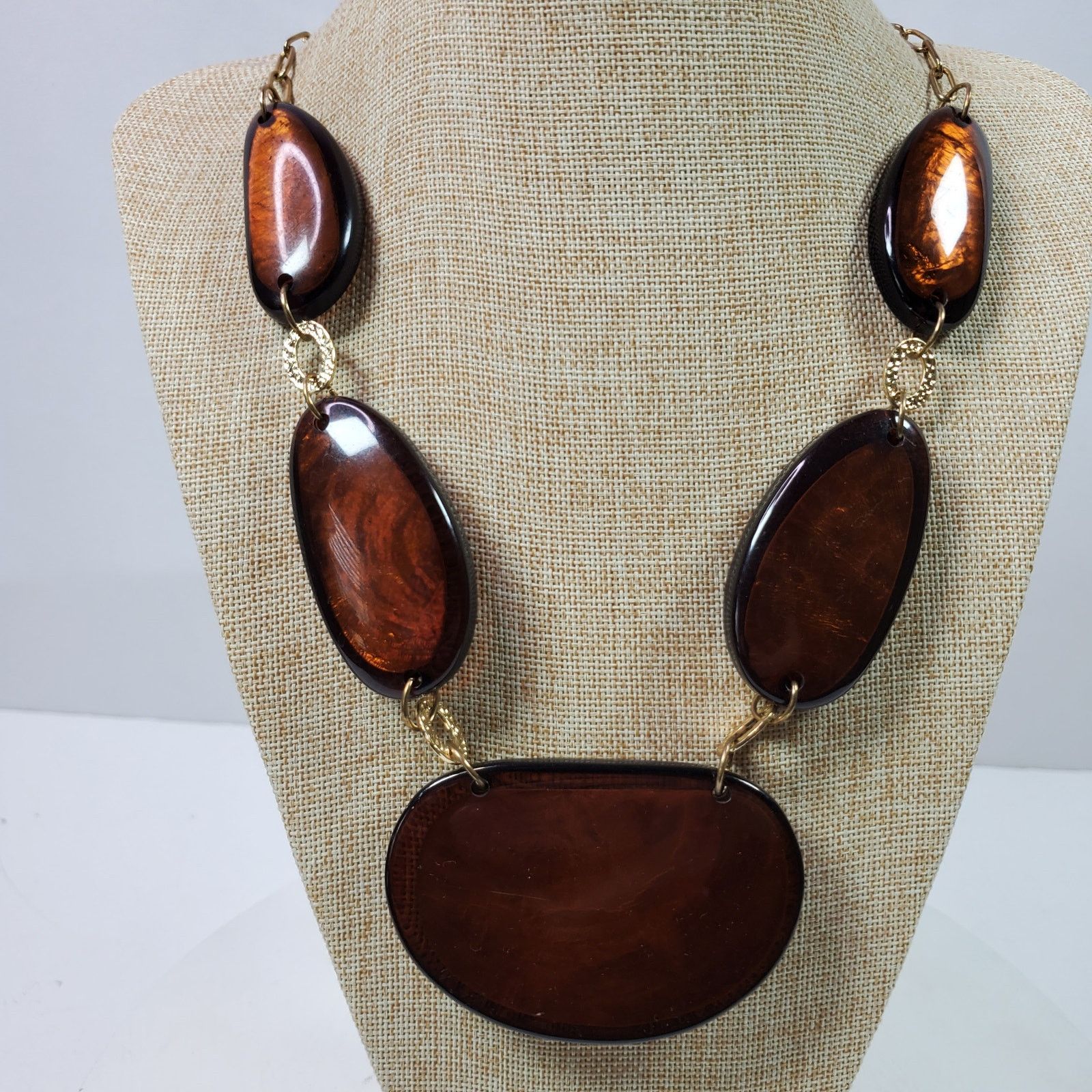 The Unbranded Brand Casual Career Necklace 22 Inch Chunky Brown Gold Tone Chain Size ONE SIZE - 1 Thumbnail