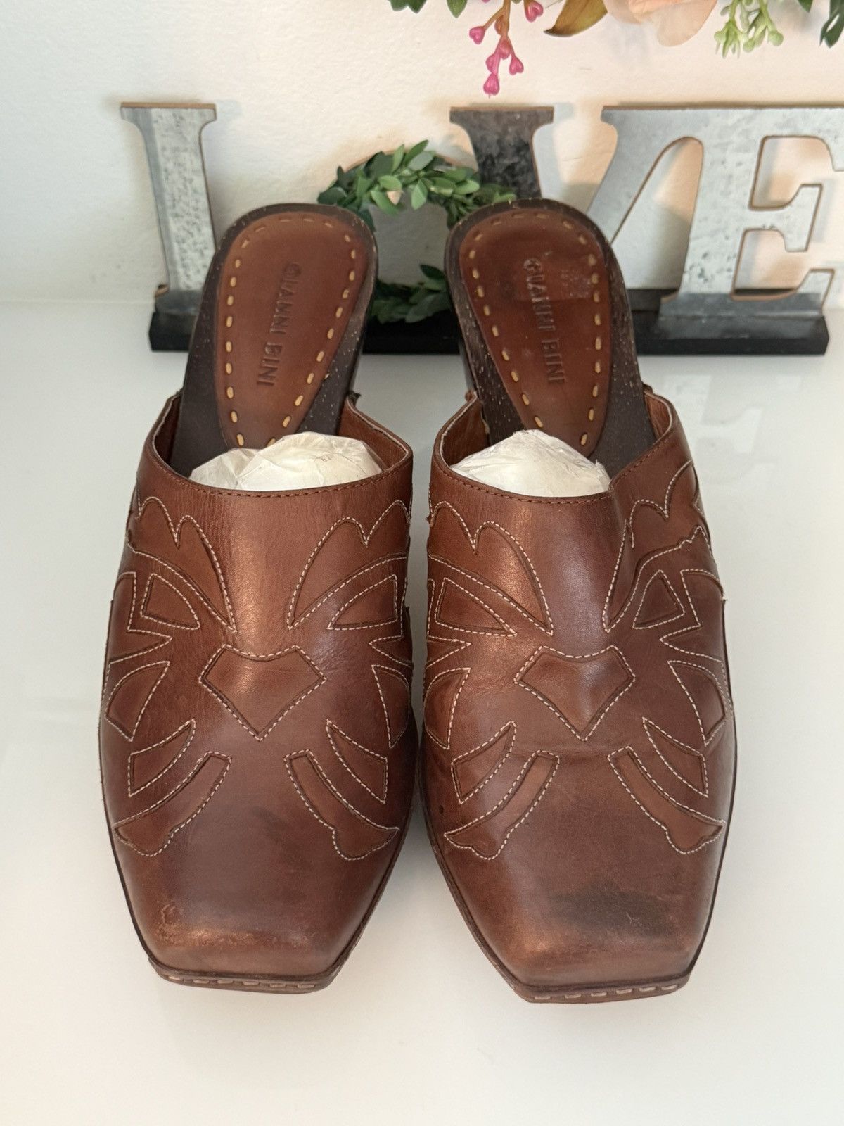 Vintage Gianni Bini Brown Tooled Leather Clogs/Mules 9.5 Western Sq Size US 9.5 / IT 39.5 - 2 Thumbnail