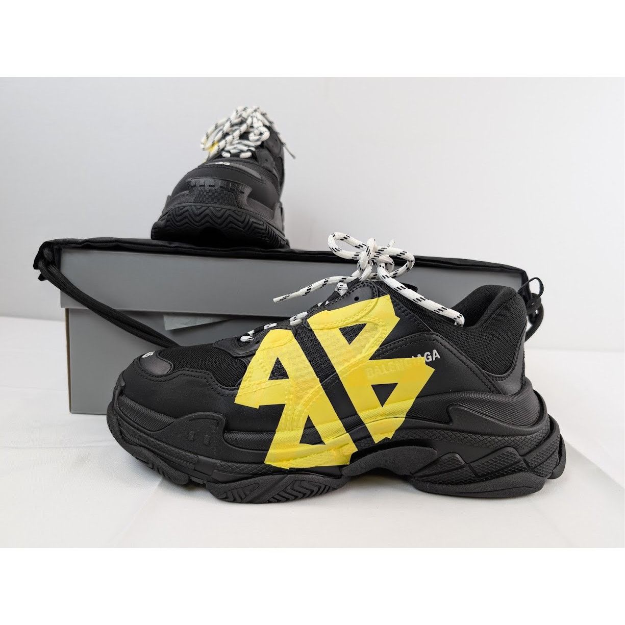 Balenciaga o1rshd1 Triple S Sneakers in Black/Yellow Size US 12 / EU 45 - 19 Thumbnail