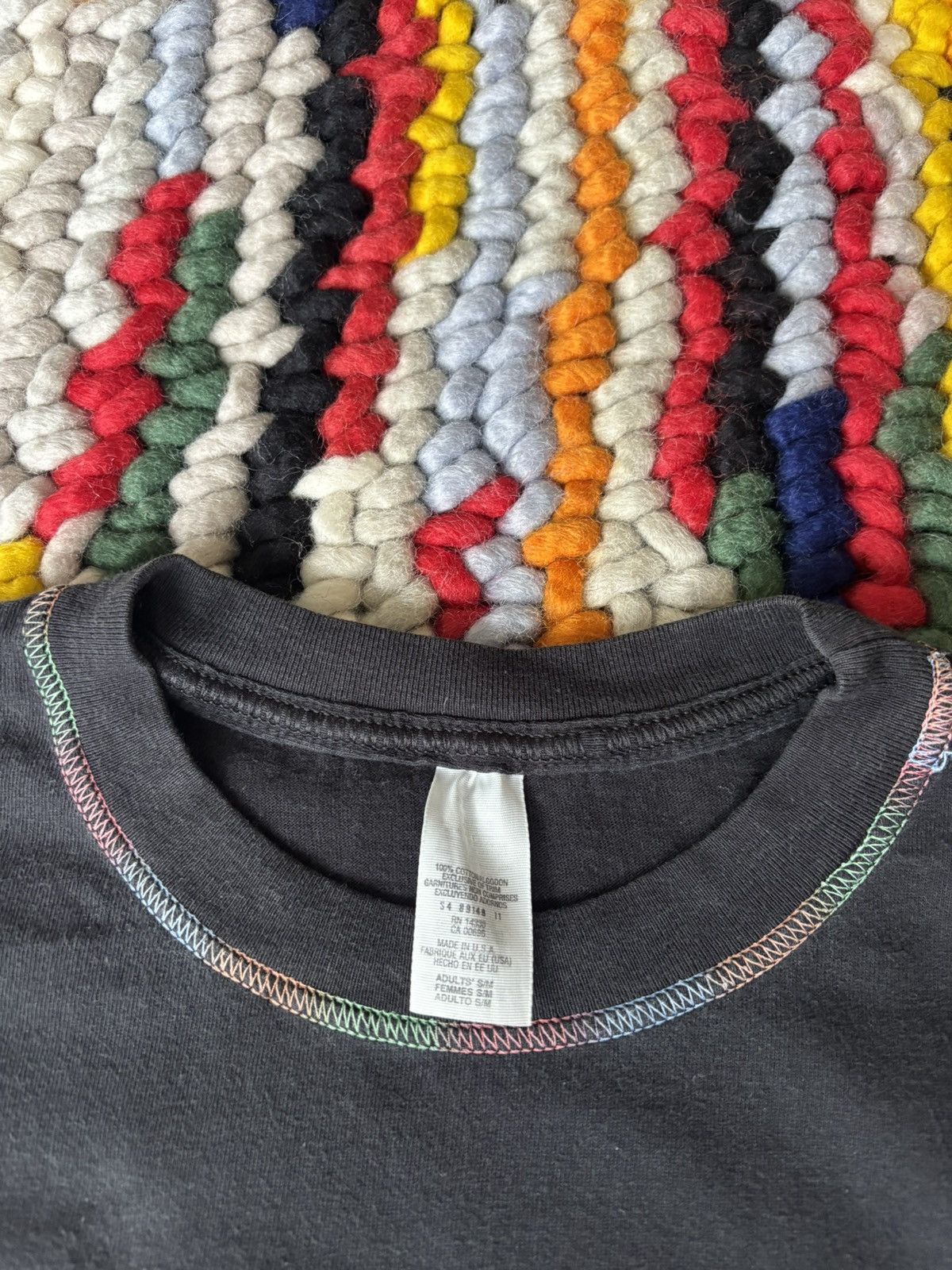 Vintage Vintage Blank Tee Shirt Rainbow Stitching Size US M / EU 48-50 / 2 - 4 Thumbnail