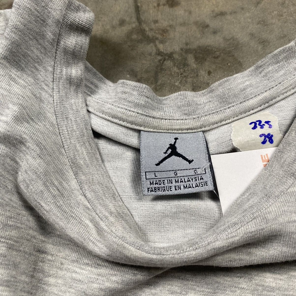 Jordan Brand × Nike y2k Nike Air Jordan Center Logo Tee Size US L / EU 52-54 / 3 - 7 Thumbnail