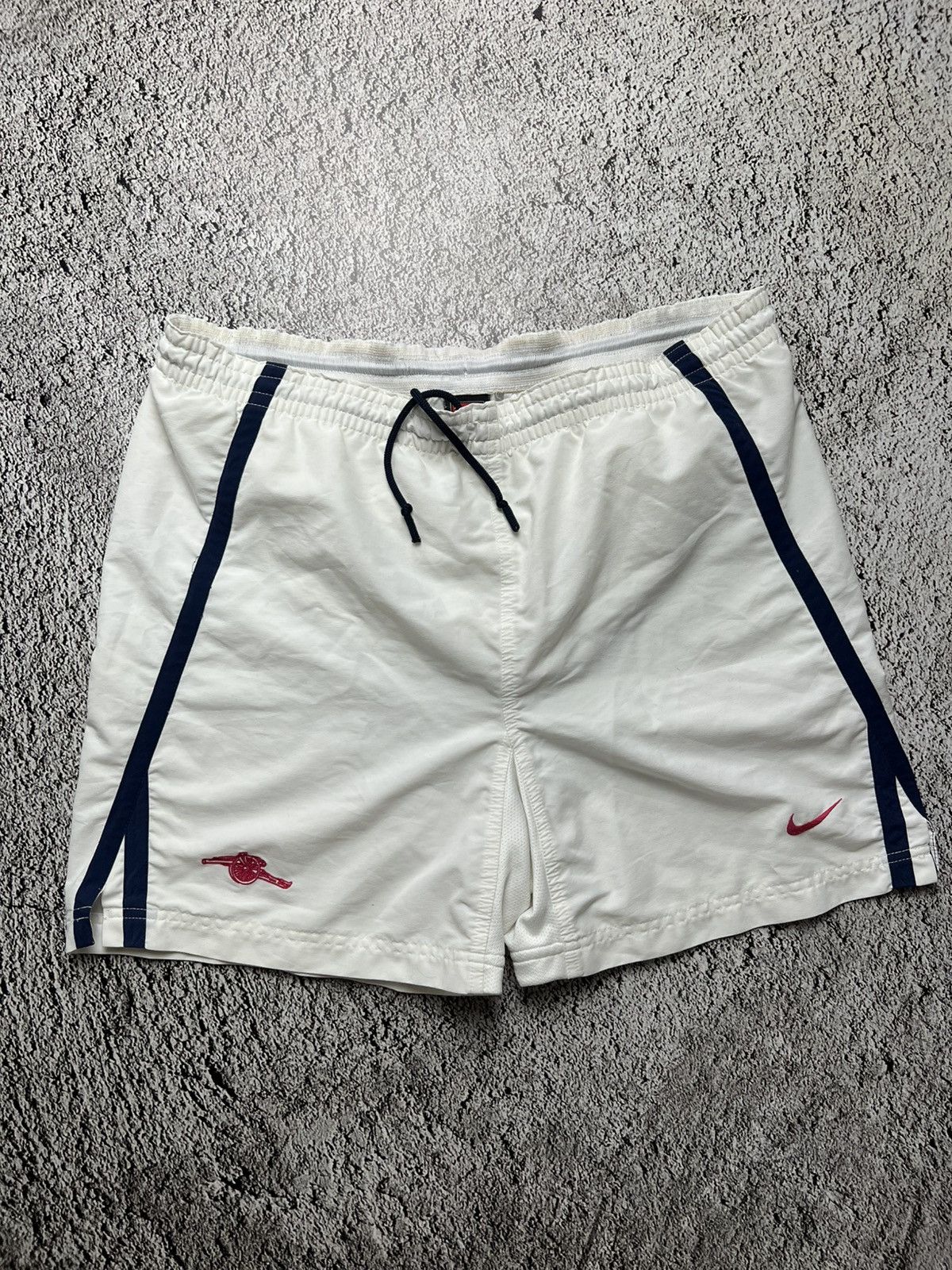 Nike 1998-2000 FC Arsenal London Gunners vintage nike shorts Size US 32 / EU 48 - 1 Thumbnail