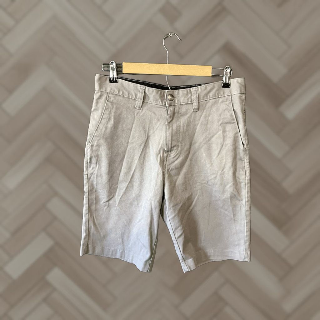 Volcom Volcom Shorts Mens 31 Khaki Beige Chino Size US 31 - 1 Thumbnail