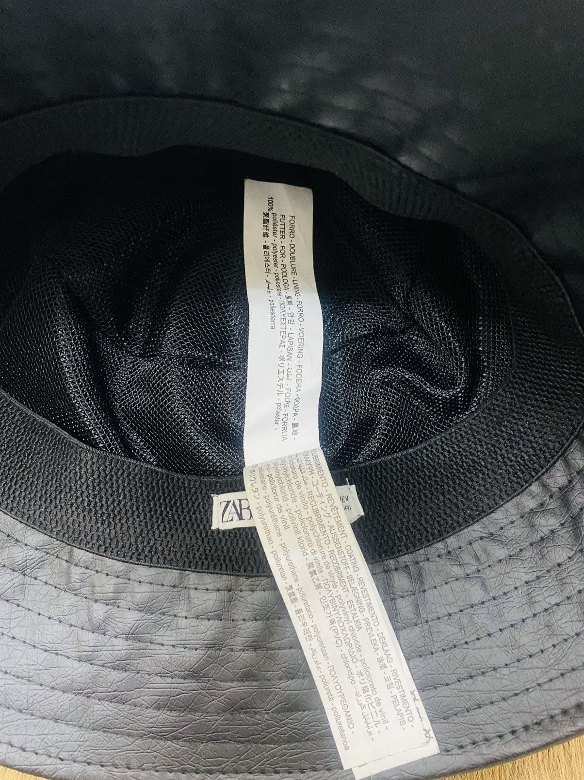 Zara ZARA FAUX LEATHER BUCKET HAT Size ONE SIZE - 4 Thumbnail