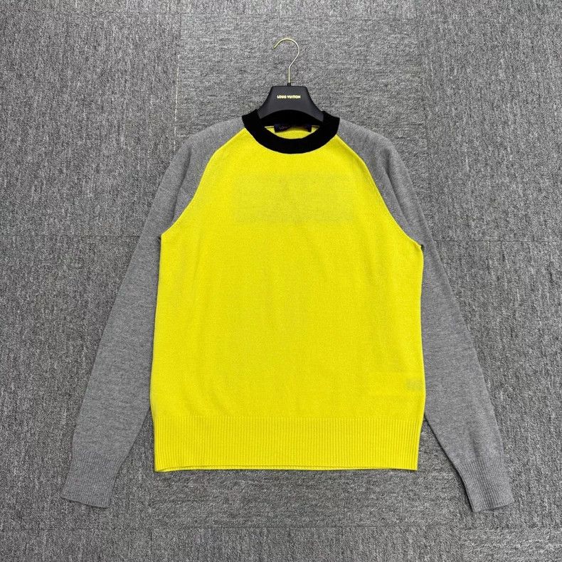 Louis Vuitton Louis Vuitton Two-tone patchwork wool sweater Size US M / EU 48-50 / 2 - 1 Thumbnail