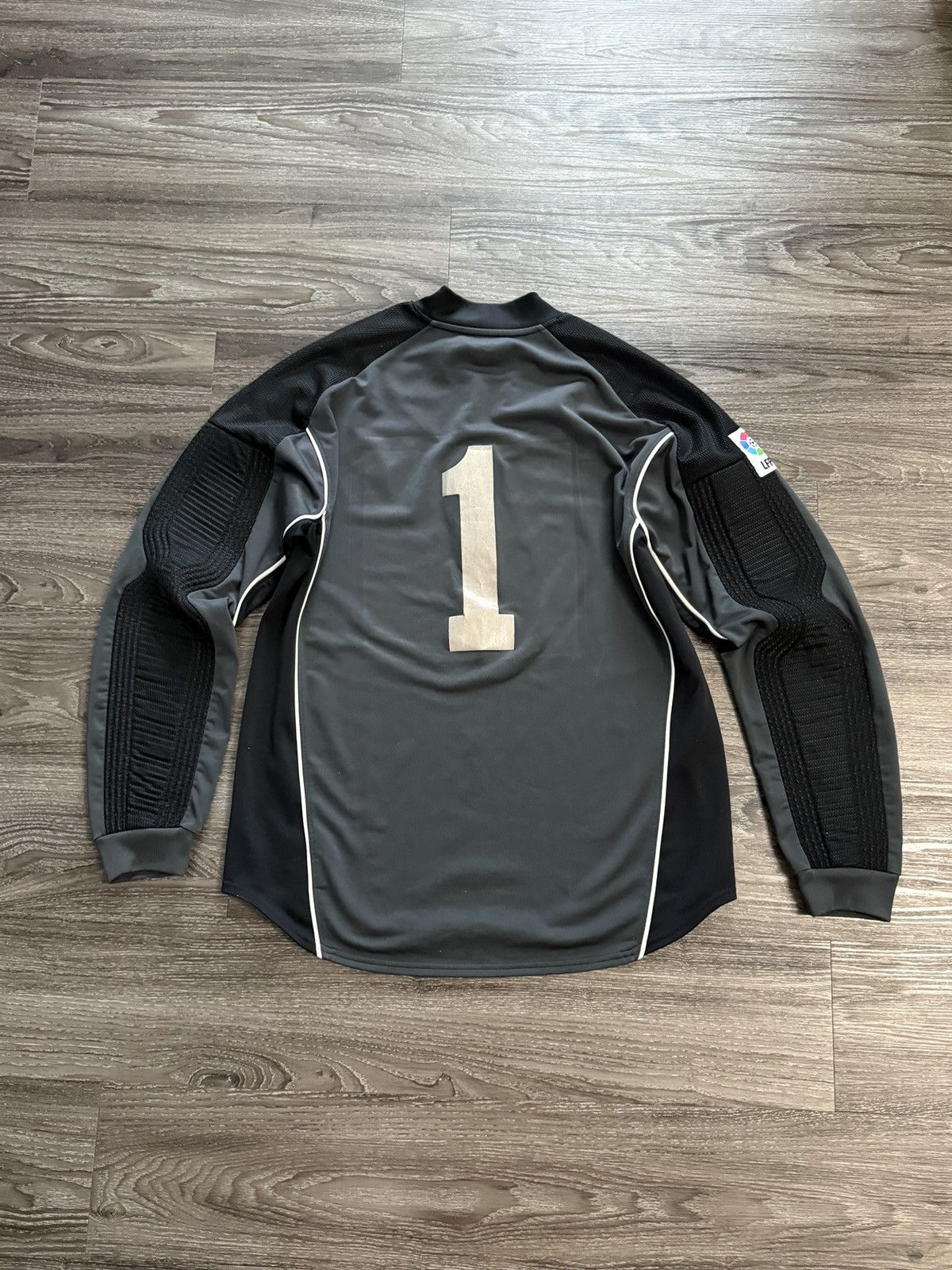 Nike Nike Barcelona 2003/04 Goalie Jersey Size US L / EU 52-54 / 3 - 4 Thumbnail
