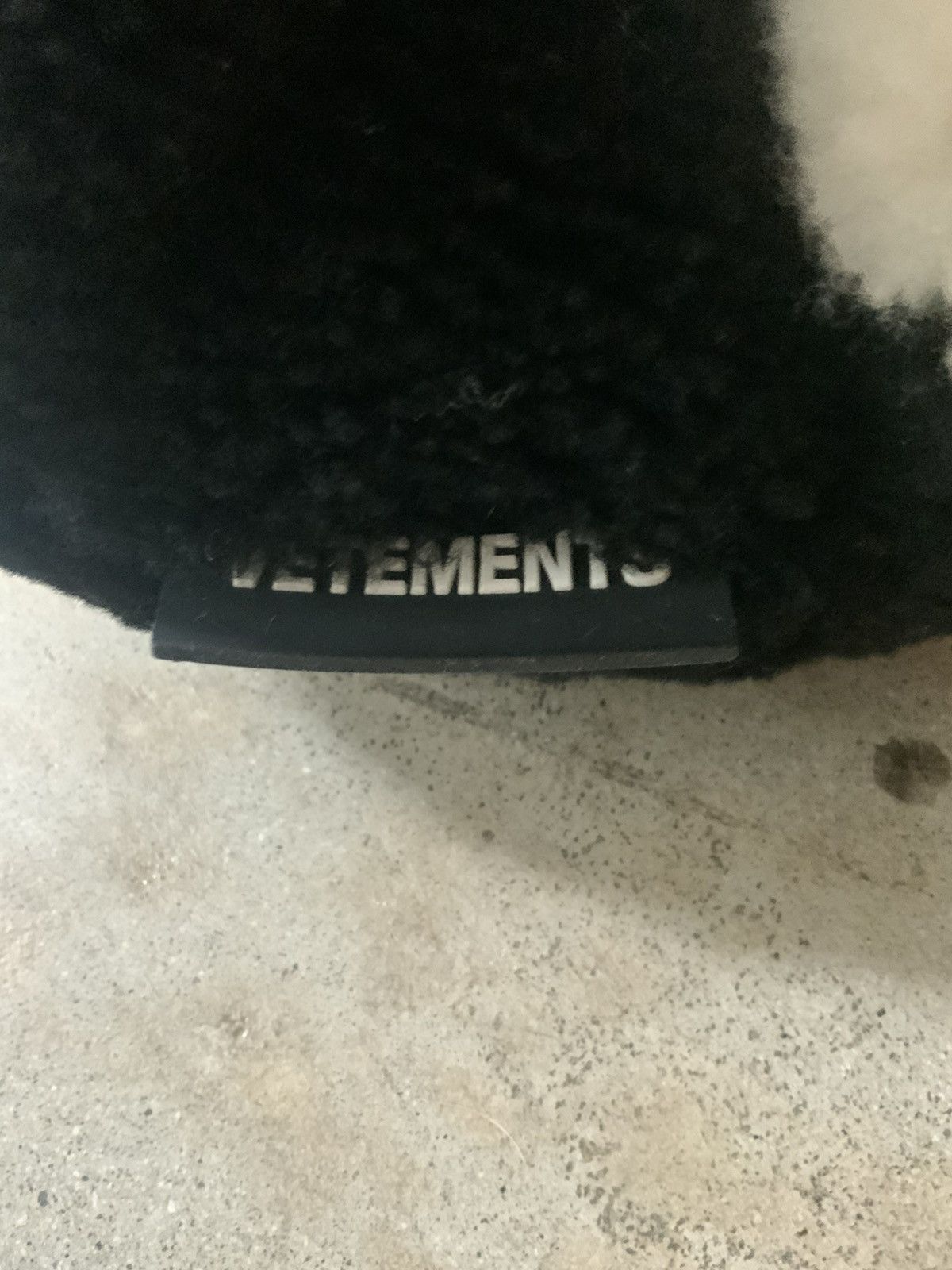 Vetements FW21 VETEMENTS PANDA HUG ME LOUNGE SLIPPERS Size US 8.5 / EU 41-42 - 2 Thumbnail