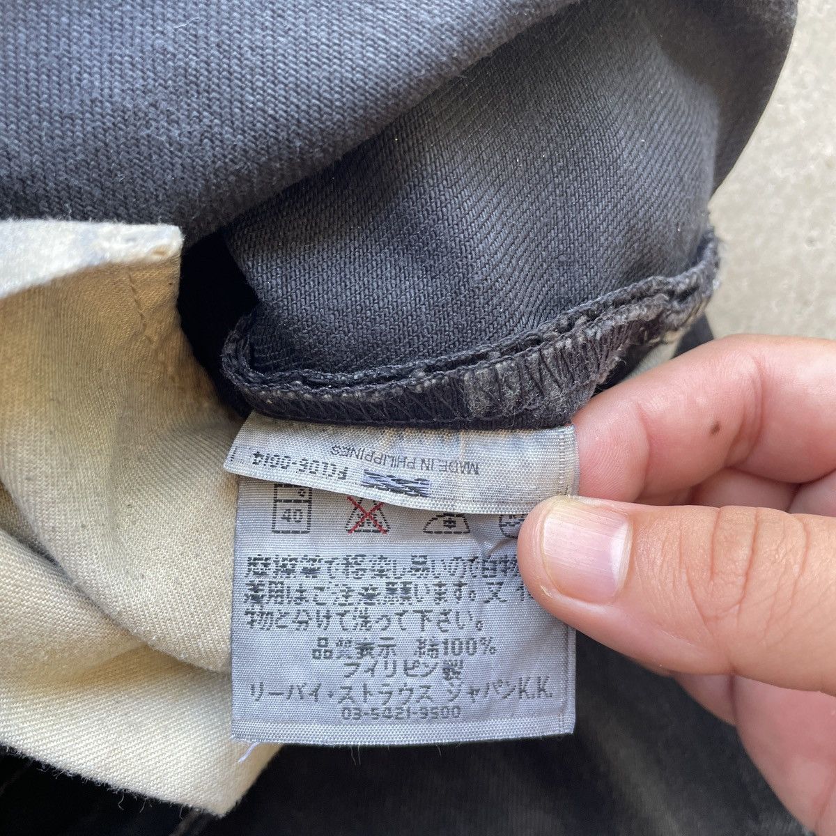 Levi's Vintage Clothing W29💥 Vintage Levi’s 501 Fly Button Black Faded Jeans Pants Size US 29 - 8 Thumbnail