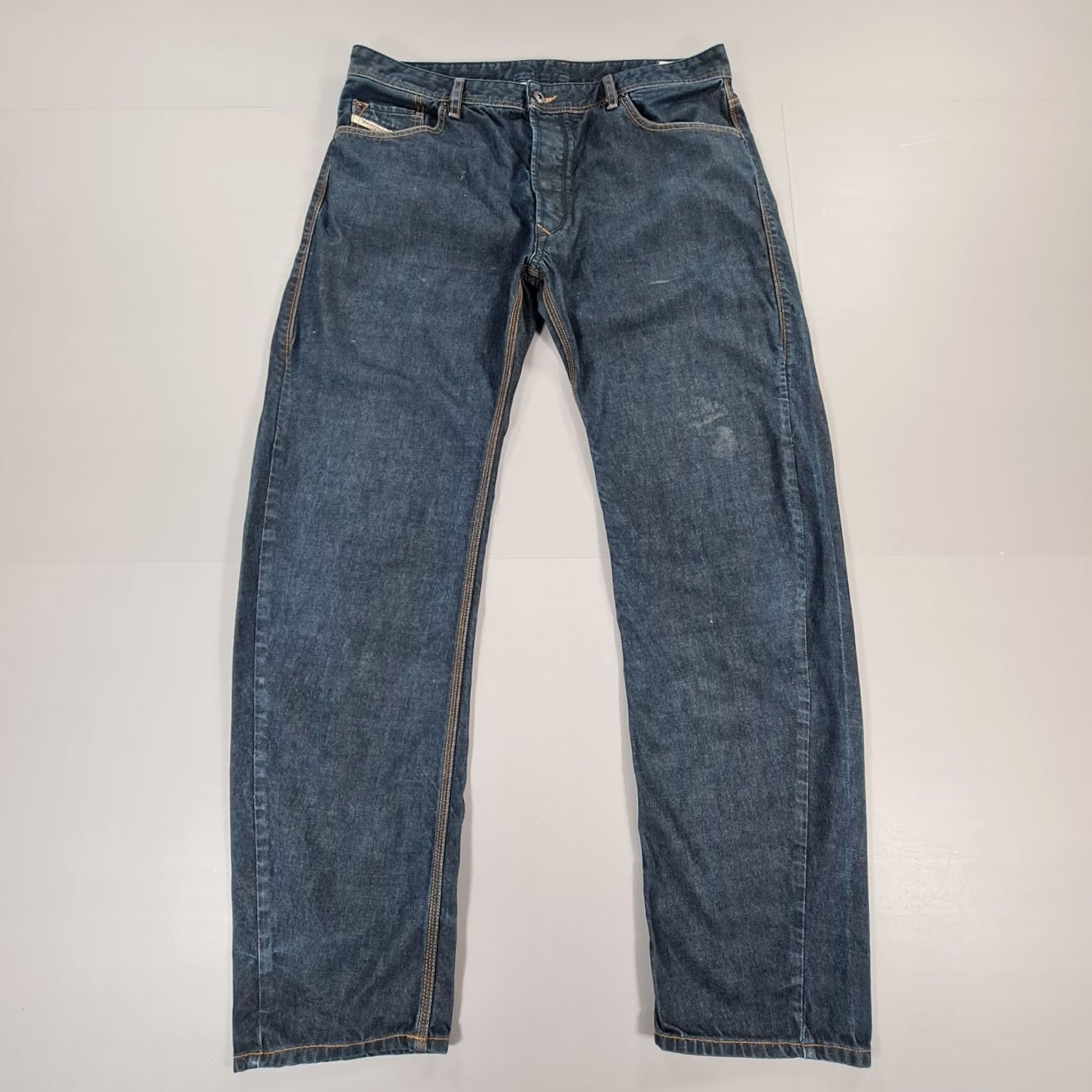 Diesel Diesel Jeans Blue W36 L32 Comfort Carrot Denim Bravefort 0088Z Mens Jeans Regular 5-Pocket Button Fly Cotton Denim Vintage No Size US 36 / EU 52 - 2 Thumbnail