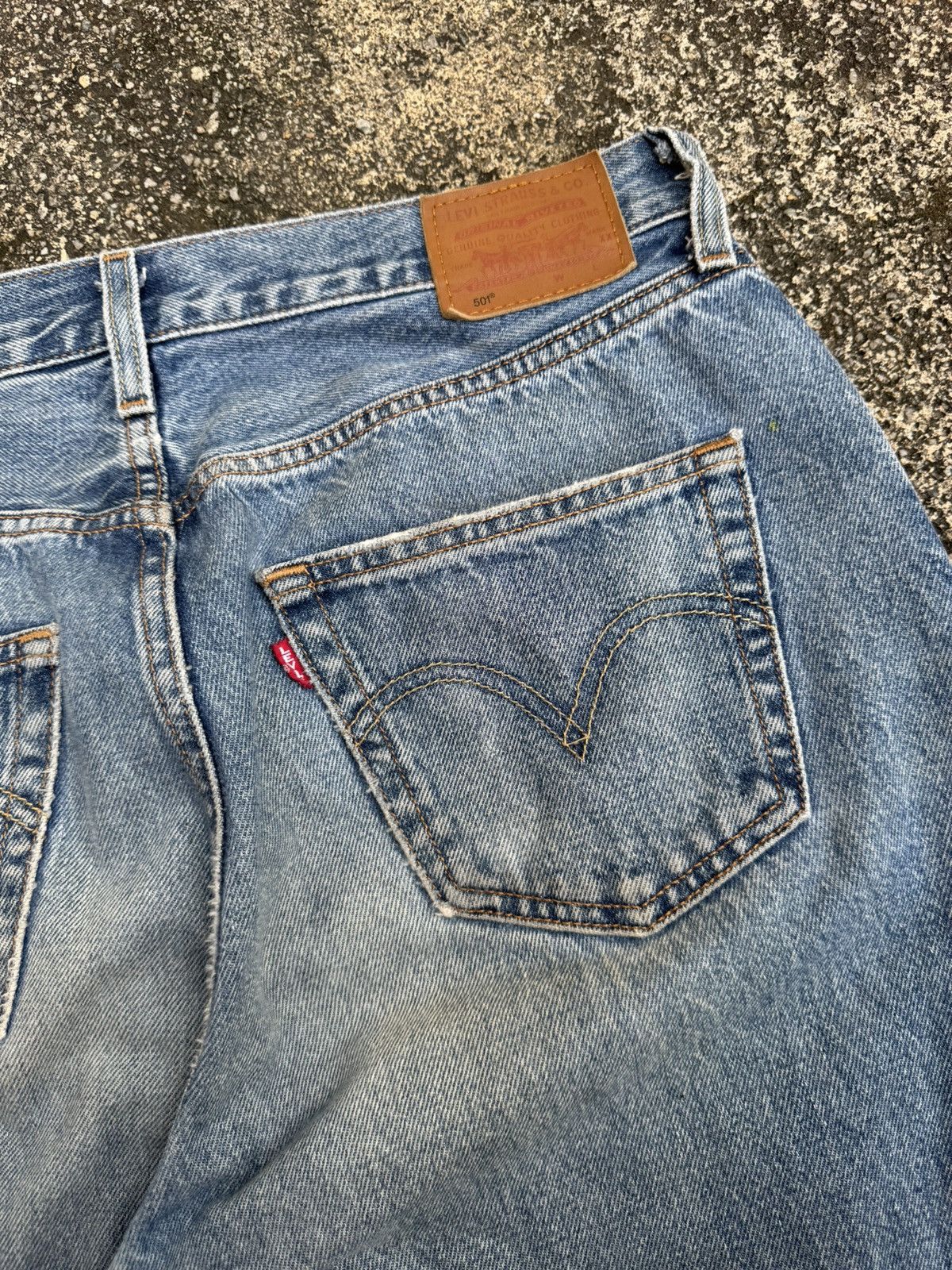 Levi's × Vintage Levis 501 Big E 4 button denim jeans Size US 32 / EU 48 - 8 Thumbnail