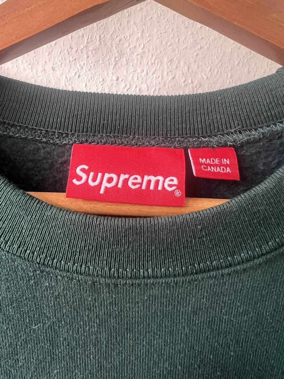 Supreme Supreme Crewneck FW22 pine green Size US S / EU 44-46 / 1 - 3 Thumbnail