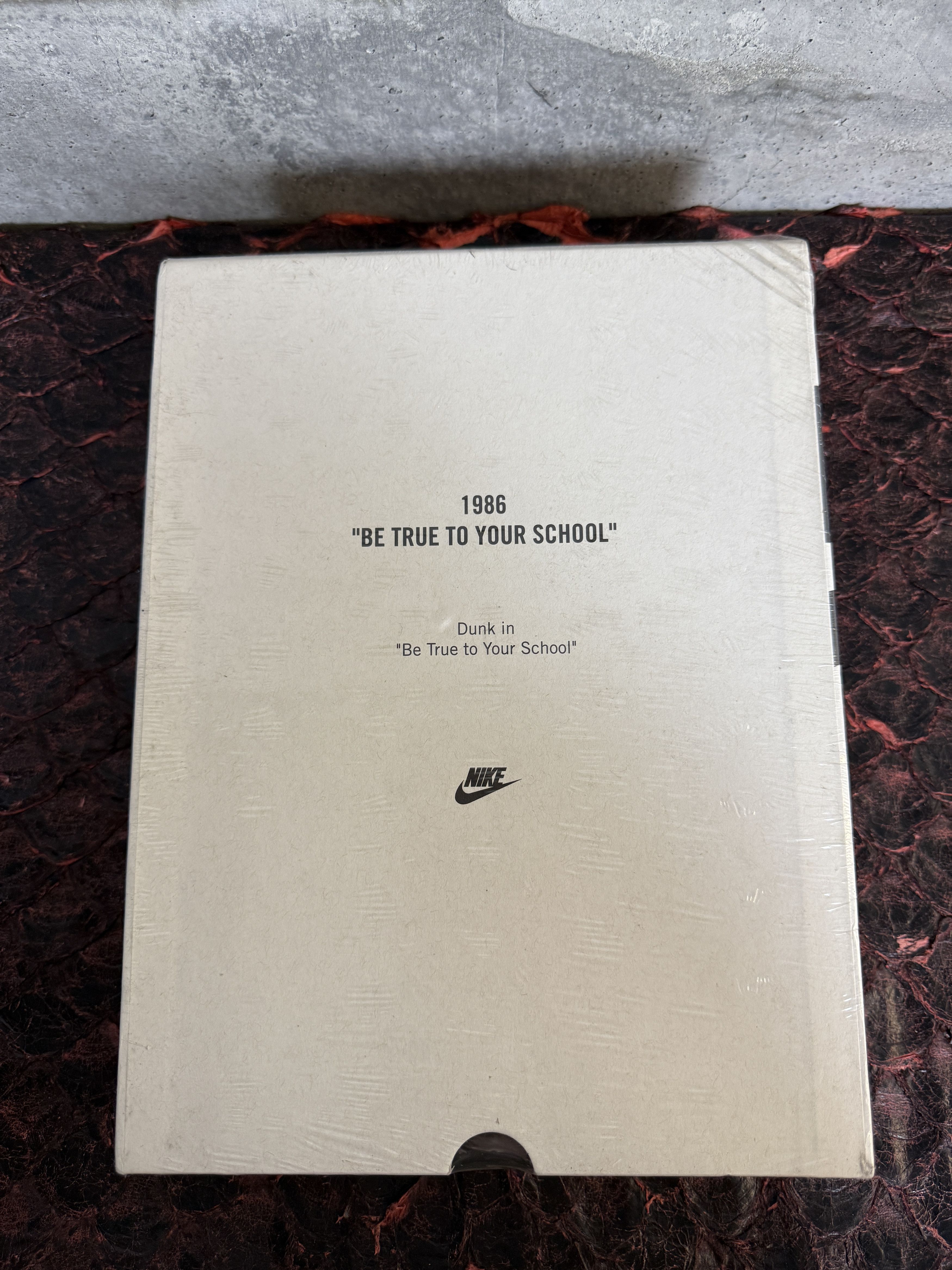 Nike 1109/1225 Nike Puzzle Vintage Ad 1986 Be True To Your School Size ONE SIZE - 5 Thumbnail