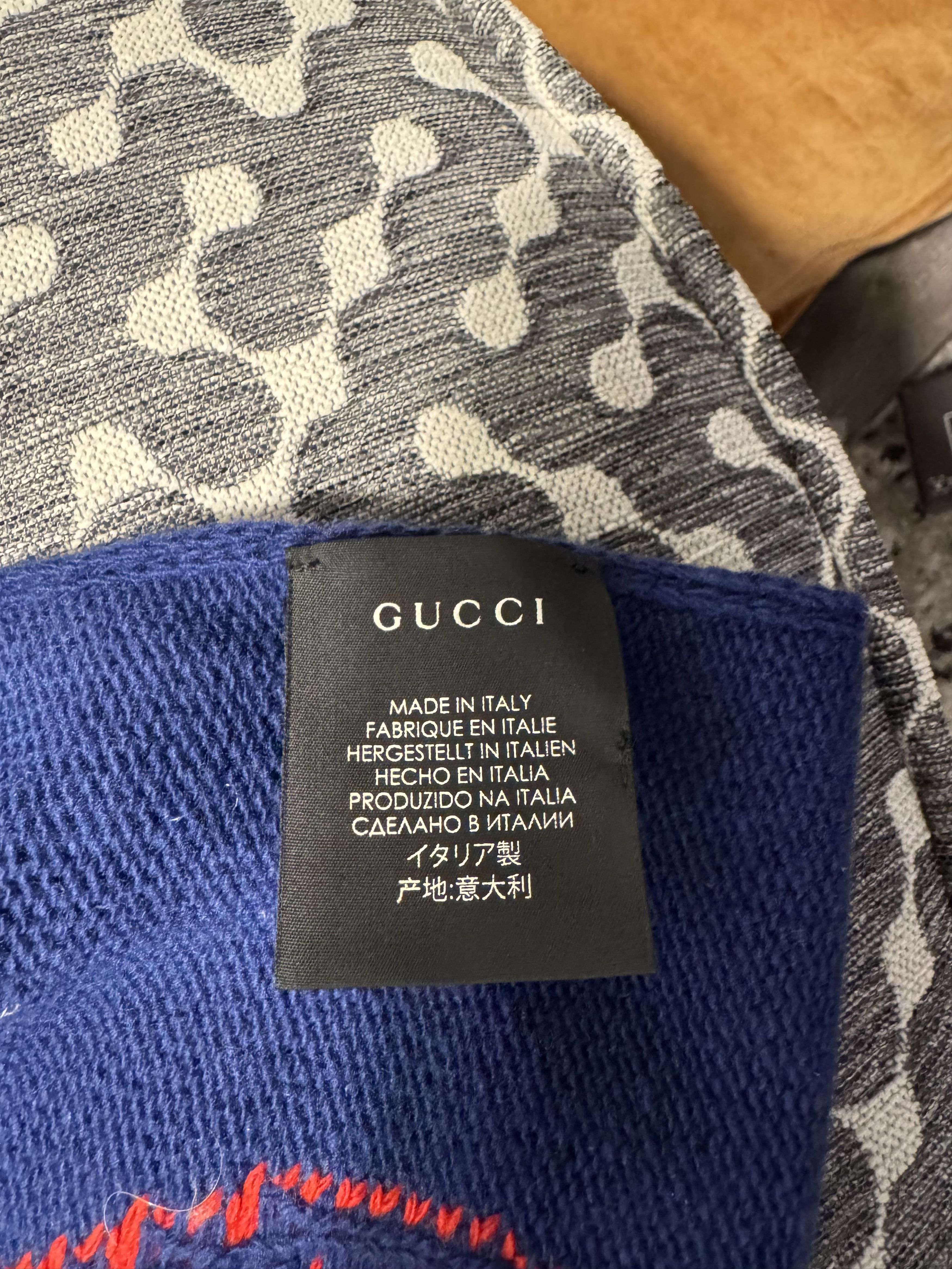 Gucci Gucci Blue Scarf with Red GG Logo Size ONE SIZE - 5 Thumbnail
