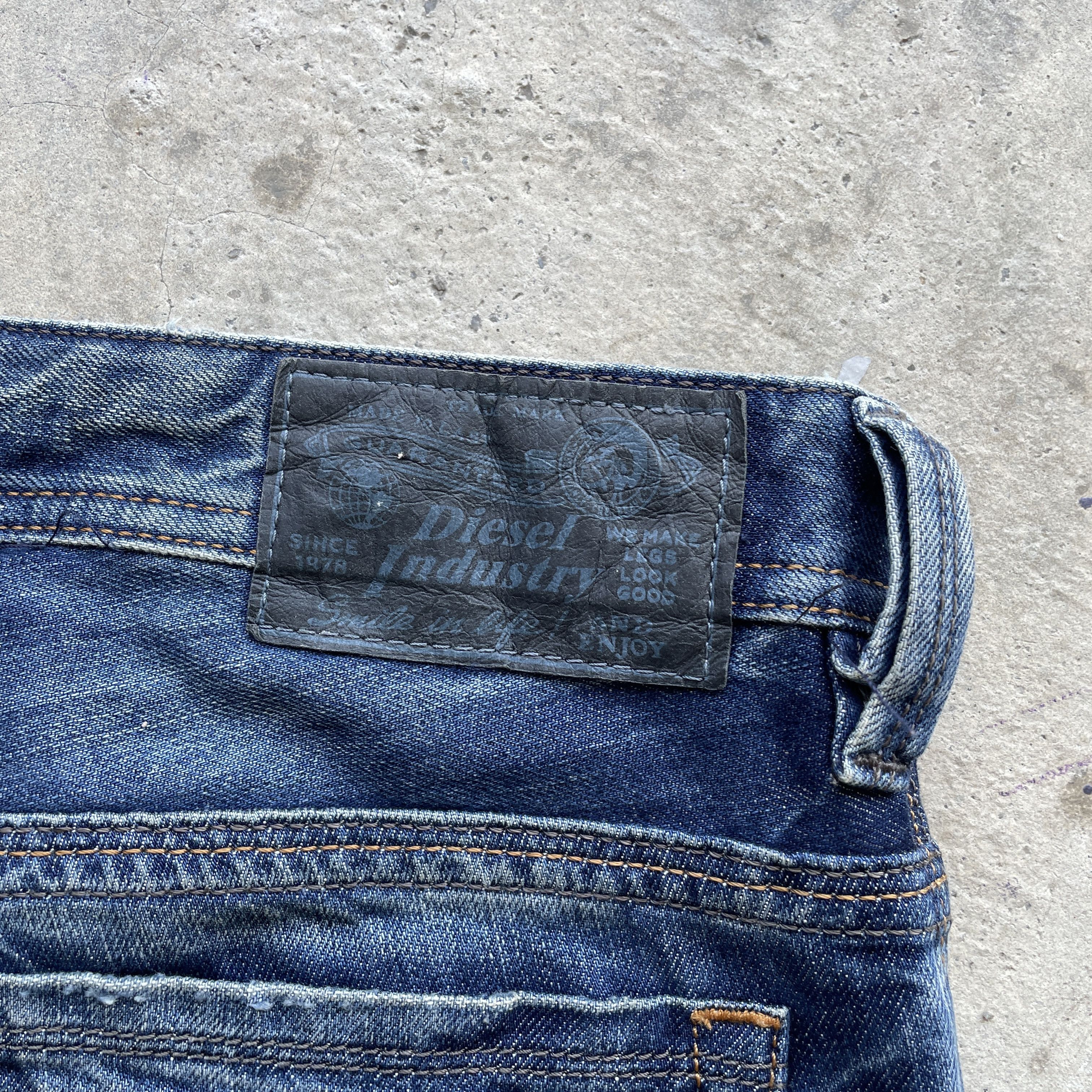 Diesel Vintage Diesel Industry Denim Faded Distressed Jeans Pants Size US 35 - 10 Thumbnail