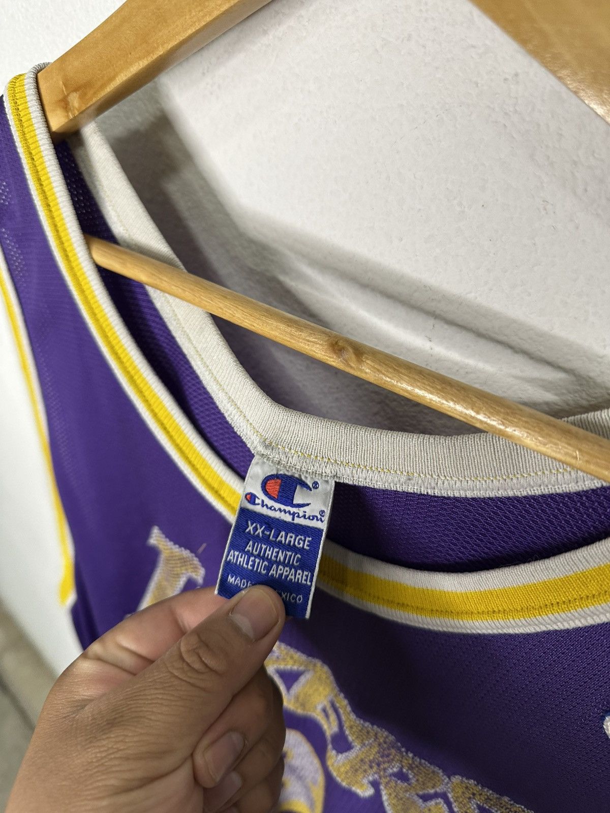 Champion 80’s 90’s Kobe Bryant Jersey Number 8 Size US XXL / EU 58 / 5 - 5 Thumbnail