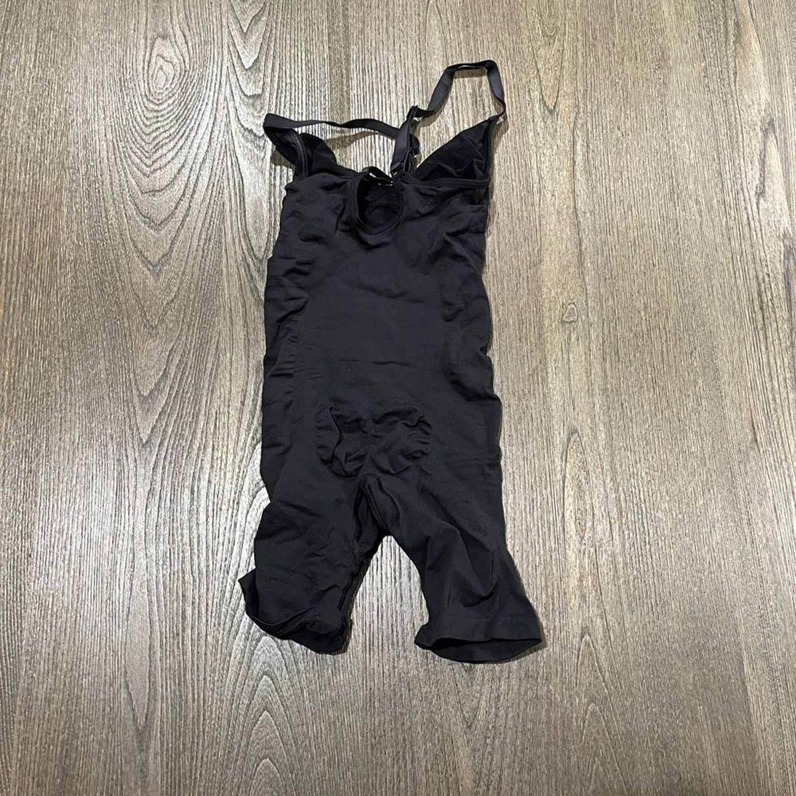 SKIMS NWOT Skims Sculpting Bodysuit Mid Thigh Gusset Size L/XL Size ONE SIZE - 2 Thumbnail
