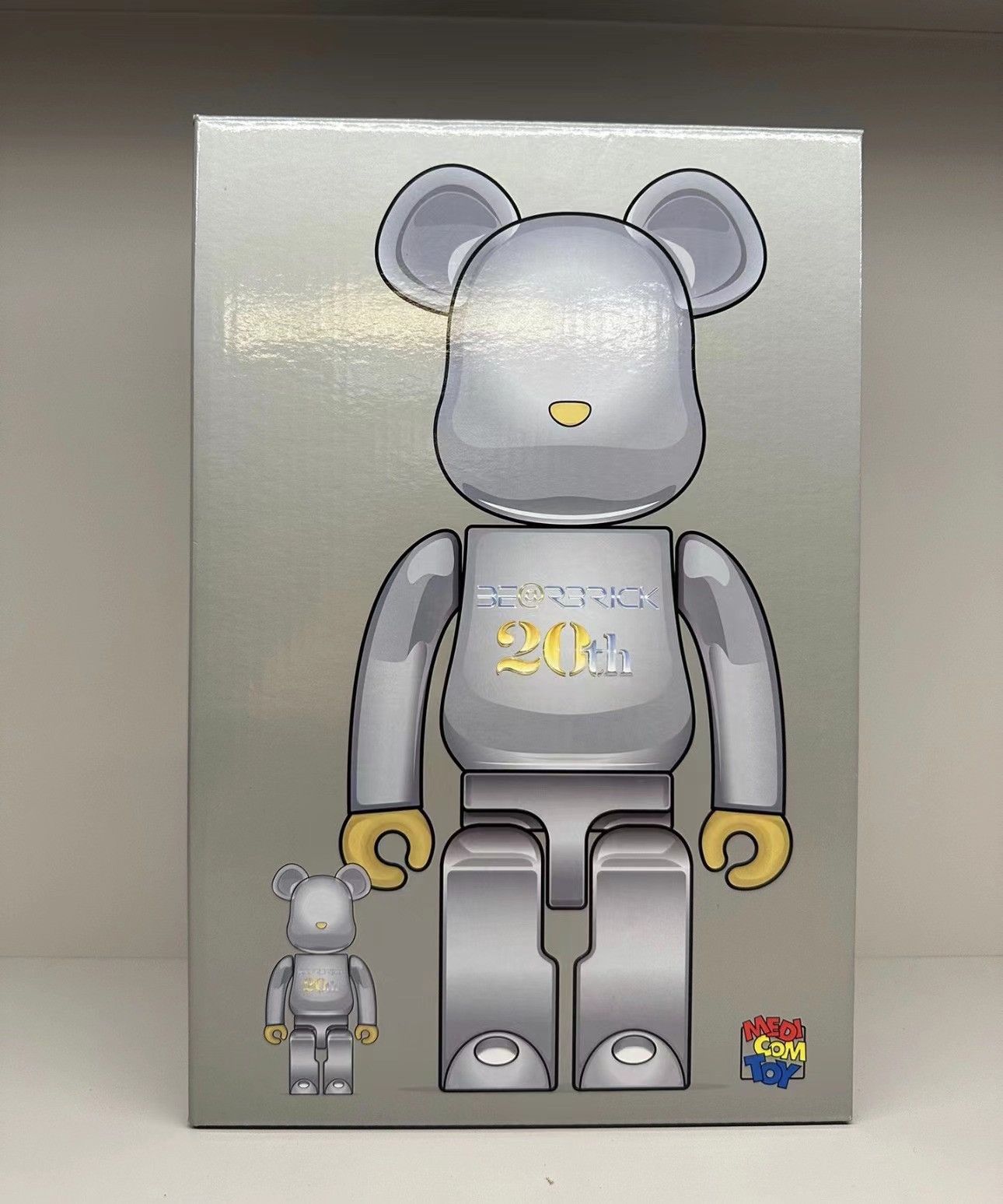 Japanese Brand Bearbrick 20th Anniversary 100% & 400% Set gold and silver Size ONE SIZE - 2 Thumbnail