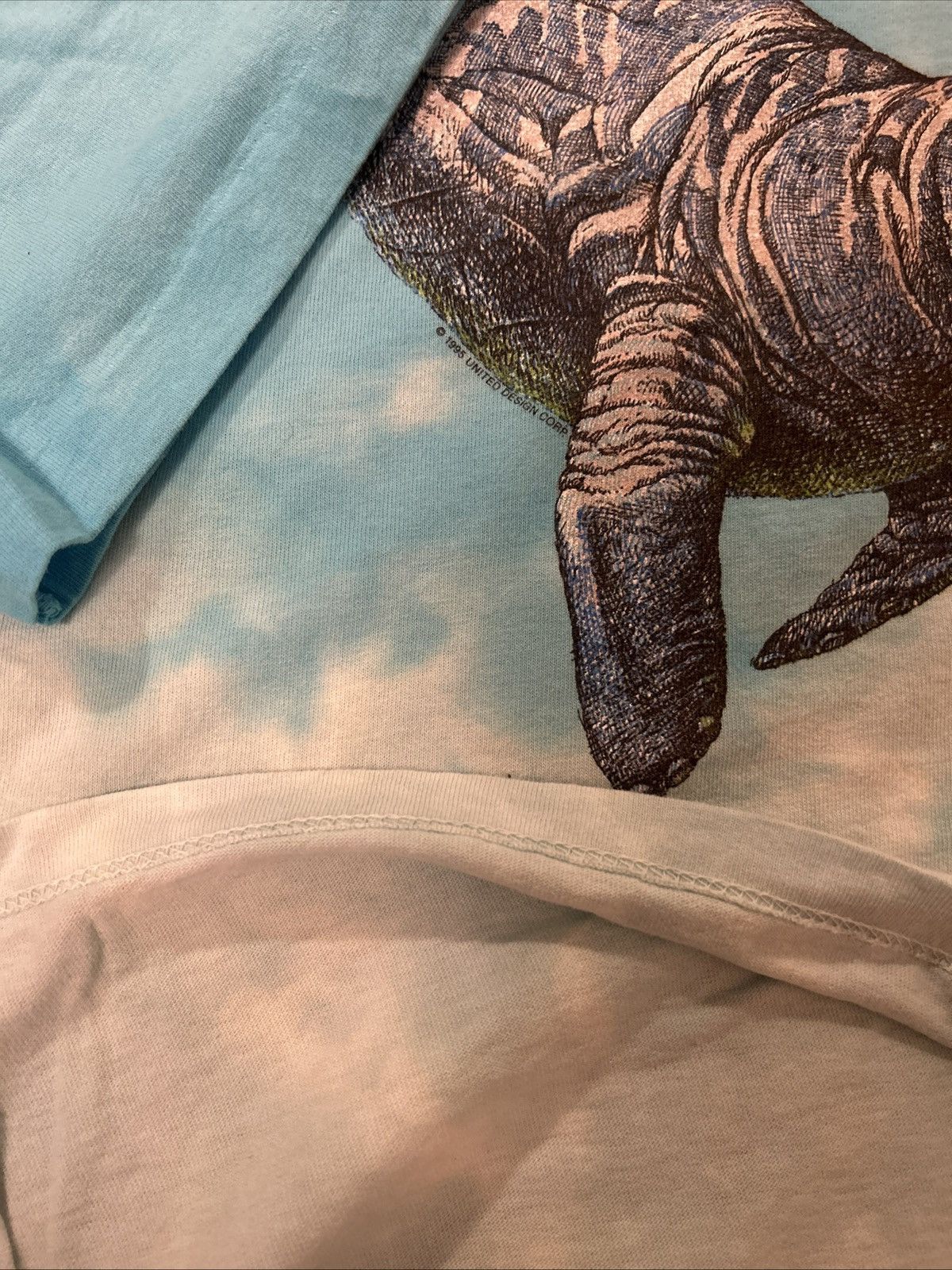 Vintage Vintage Manatee tie dye tshirt Size US XXL / EU 58 / 5 - 2 Thumbnail