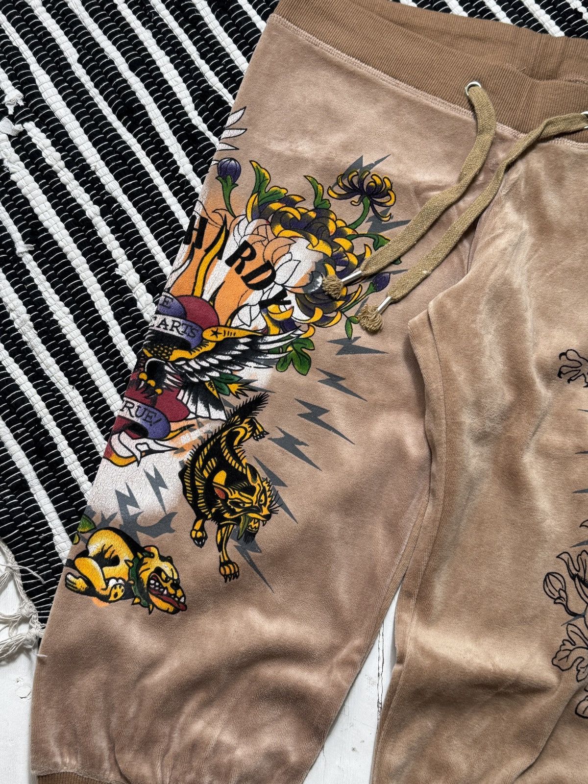 Ed Hardy VINTAGE ED HARDY VELOUR PRINTED 2000s TRACKSUIT SET Size M / US 6-8 / IT 42-44 - 12 Thumbnail