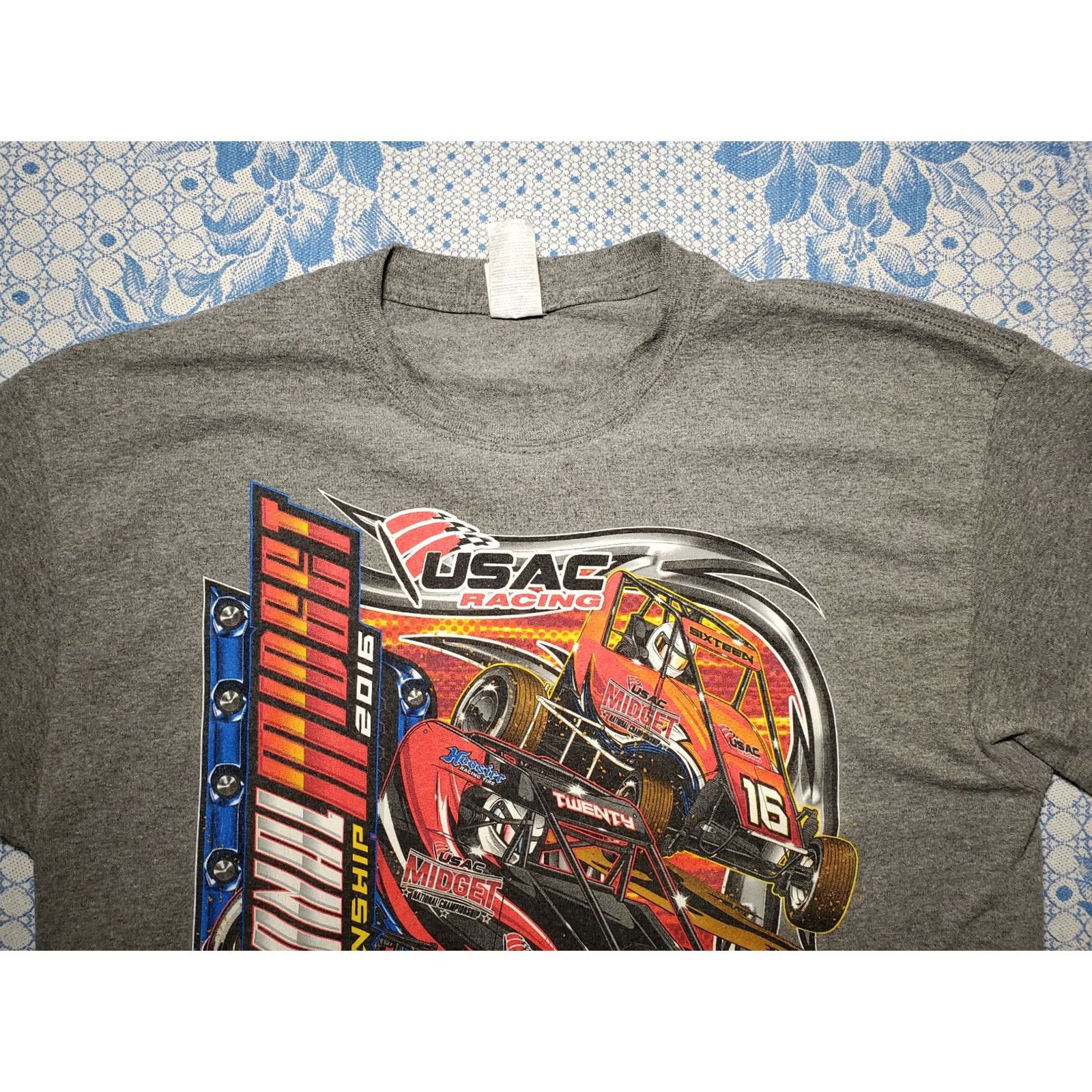 Gildan 2016 USAC Racing Midget National Championship Gray t-shirt L Gildan Data Redaction? Size US L / EU 52-54 / 3 - 6 Thumbnail