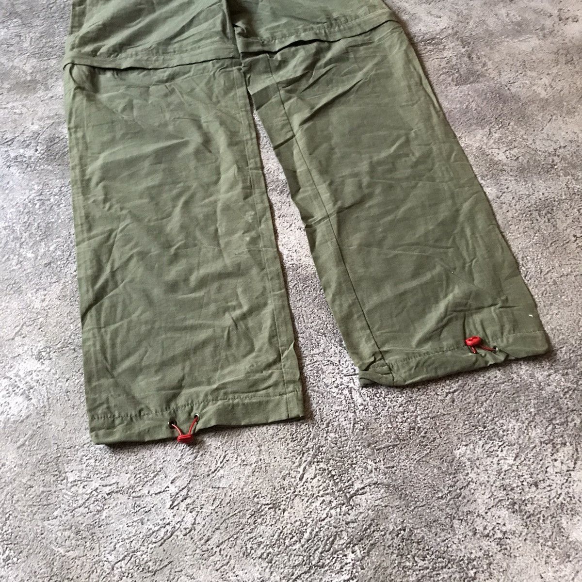 Vintage Vintage 90s Baggy Cargo Pants Olive Green Grunge Workwear 30 Size US 30 / EU 46 - 2 Thumbnail