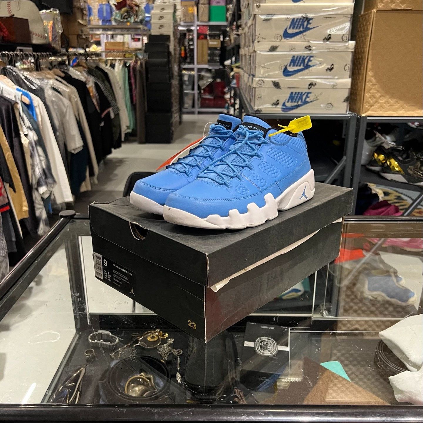 Nike Nike Blue Lowtop Sneakers 9.5 Men Size US 9.5 / EU 42-43 - 1 Thumbnail