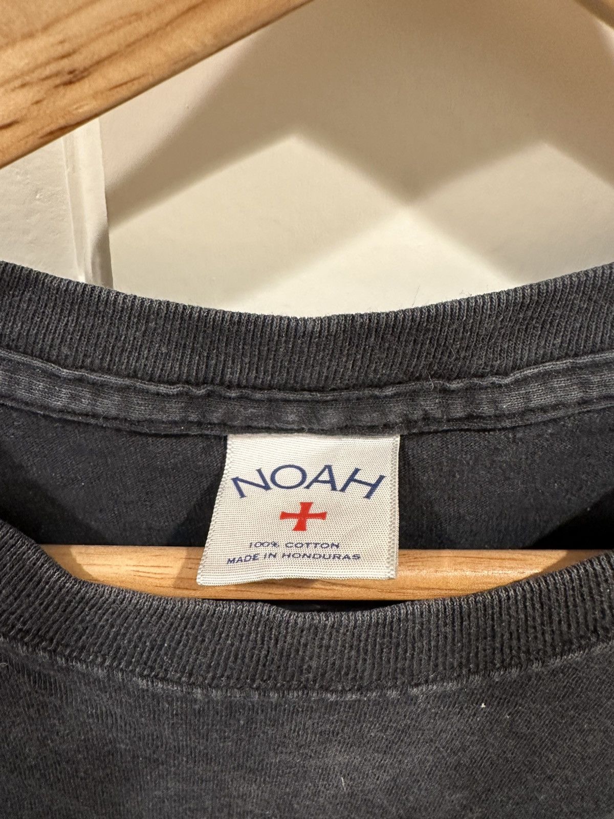 Noah Noah Logo T Shirt Size US L / EU 52-54 / 3 - 2 Thumbnail